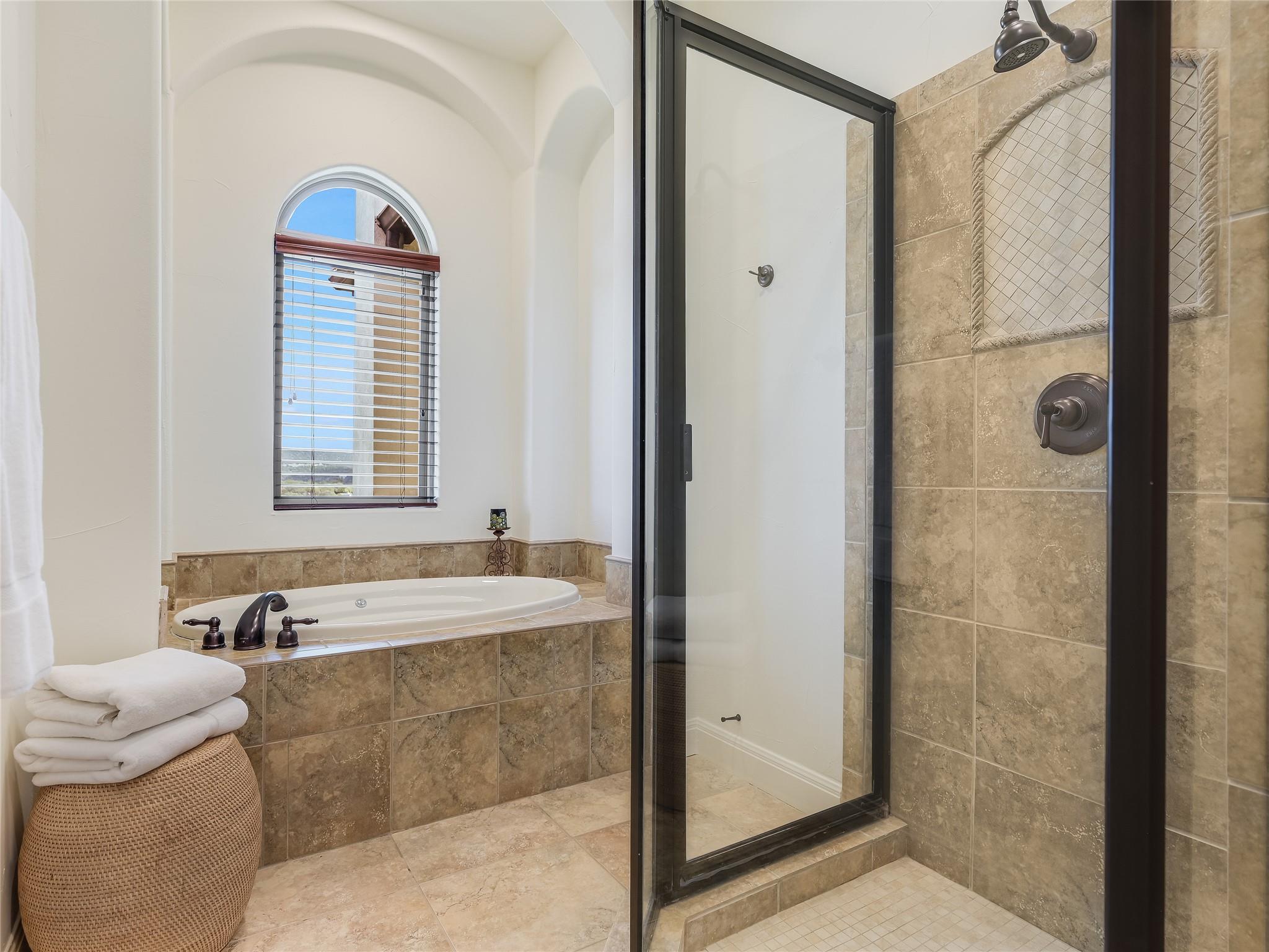 17545 E Reed Parks Rd # 5, Jonestown, TX 78645