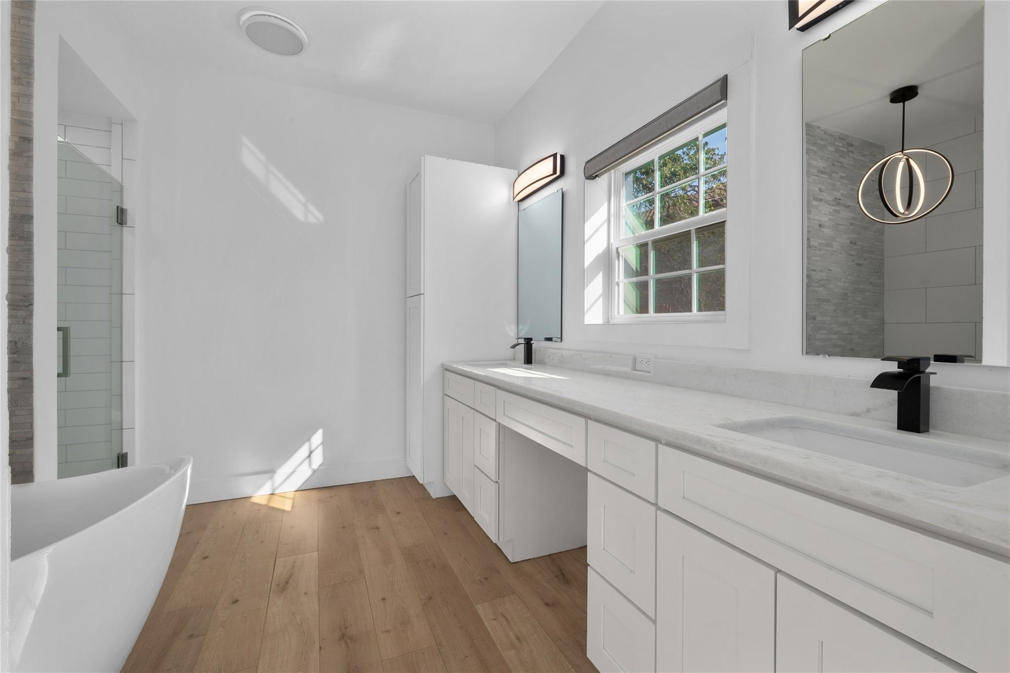 120 Acapulco Dr, Lakeway, TX 78734