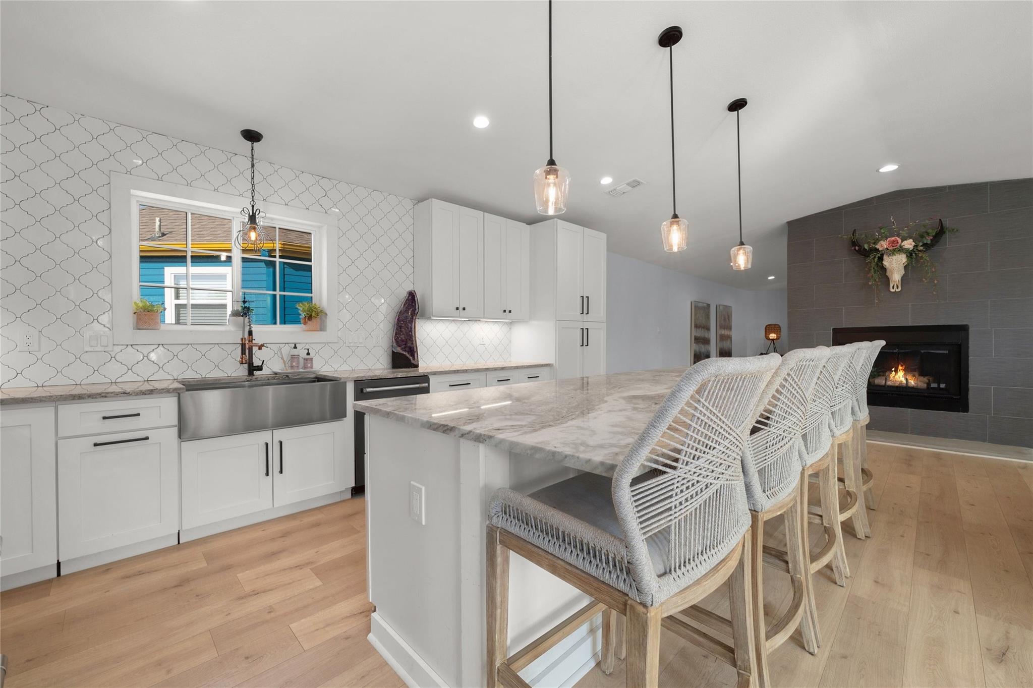 120 Acapulco Dr, Lakeway, TX 78734