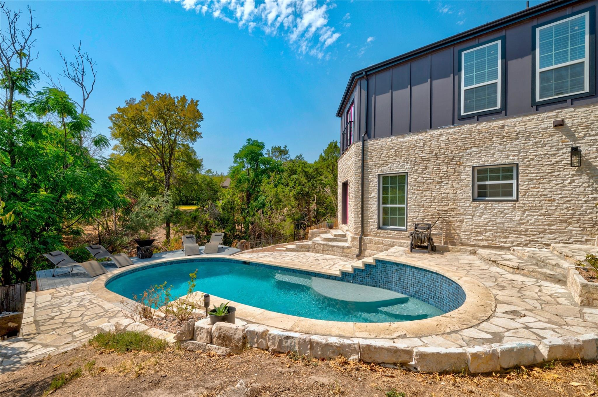 120 Acapulco Dr, Lakeway, TX 78734