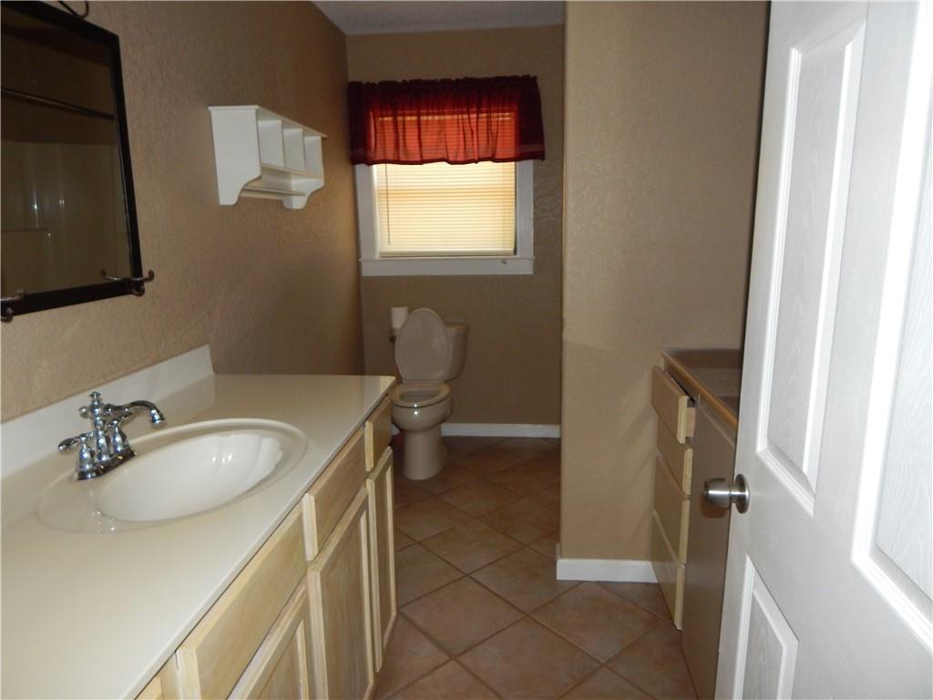 330 E Cedar St, Bertram, TX 78605