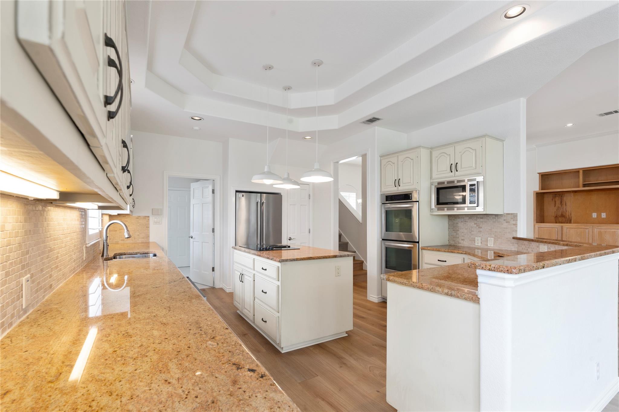 403 Hazeltine Dr, Lakeway, TX 78734