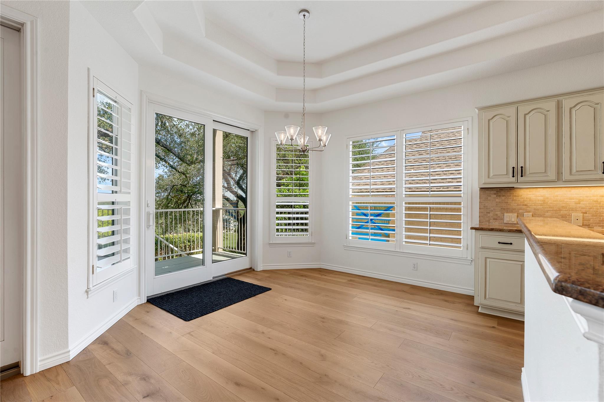 403 Hazeltine Dr, Lakeway, TX 78734