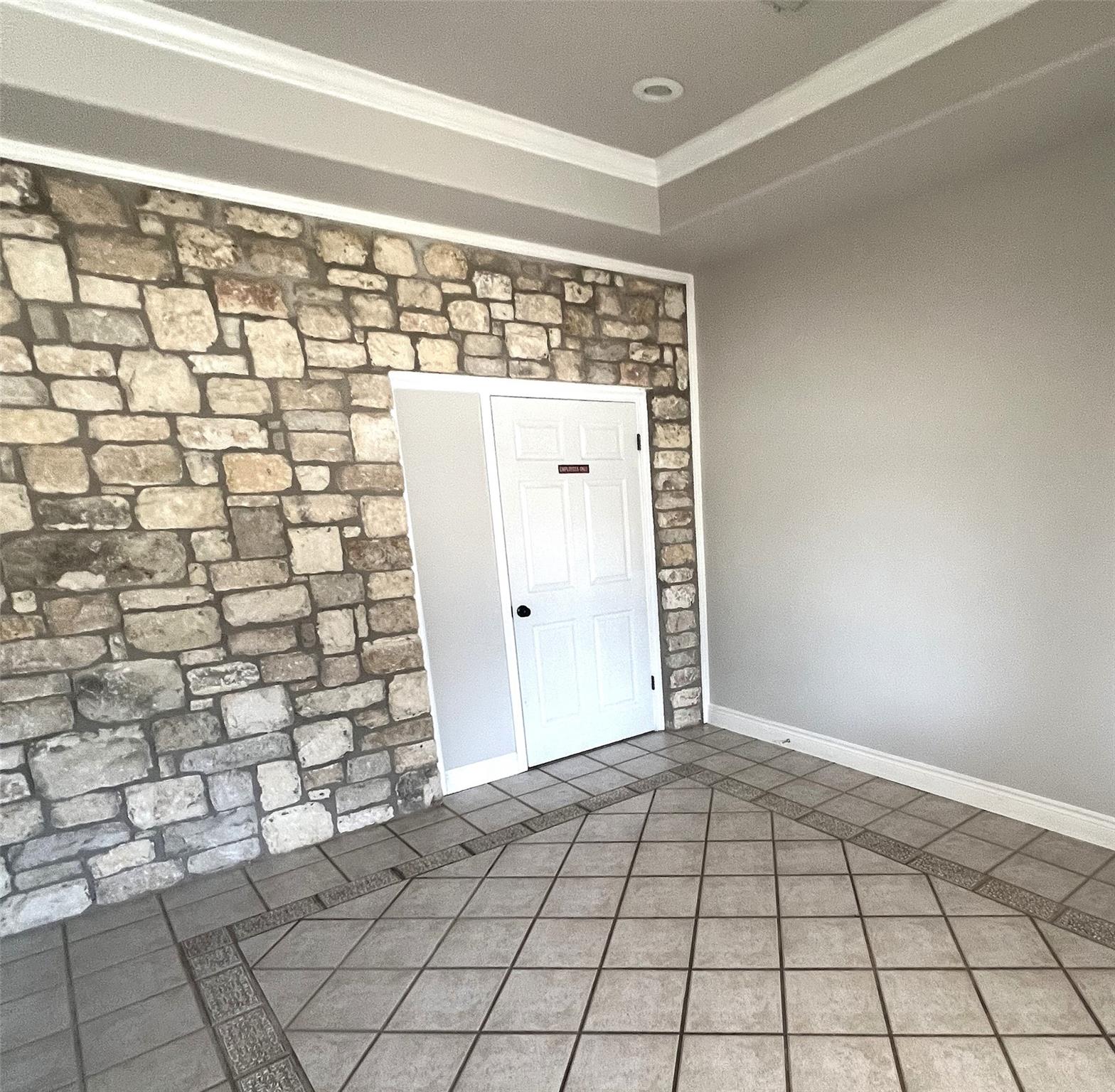 21122 W State Hwy 71 # A, Spicewood, TX 78669