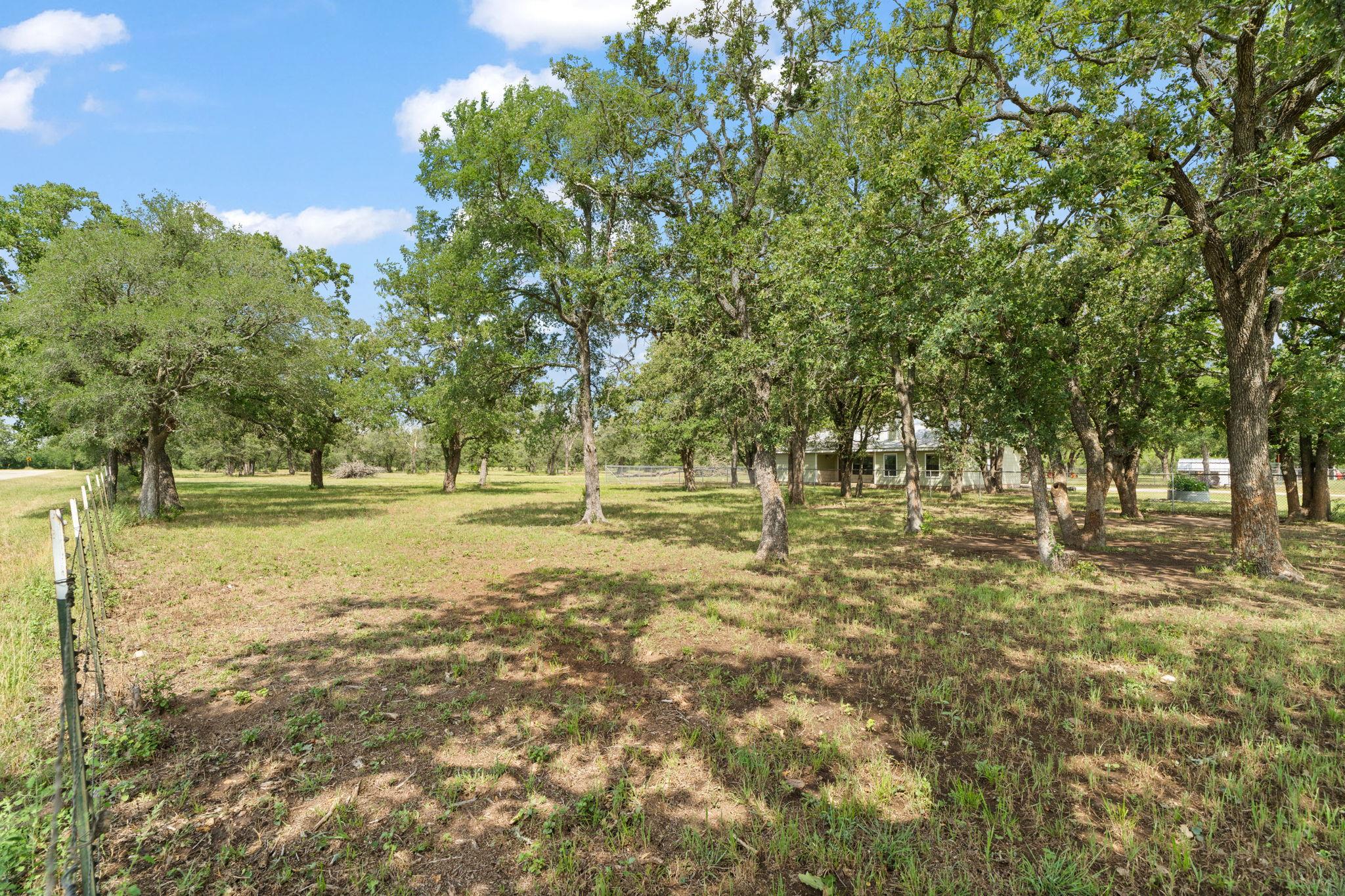 3434 Prairie Lea Rd, Kingsbury, TX 78638