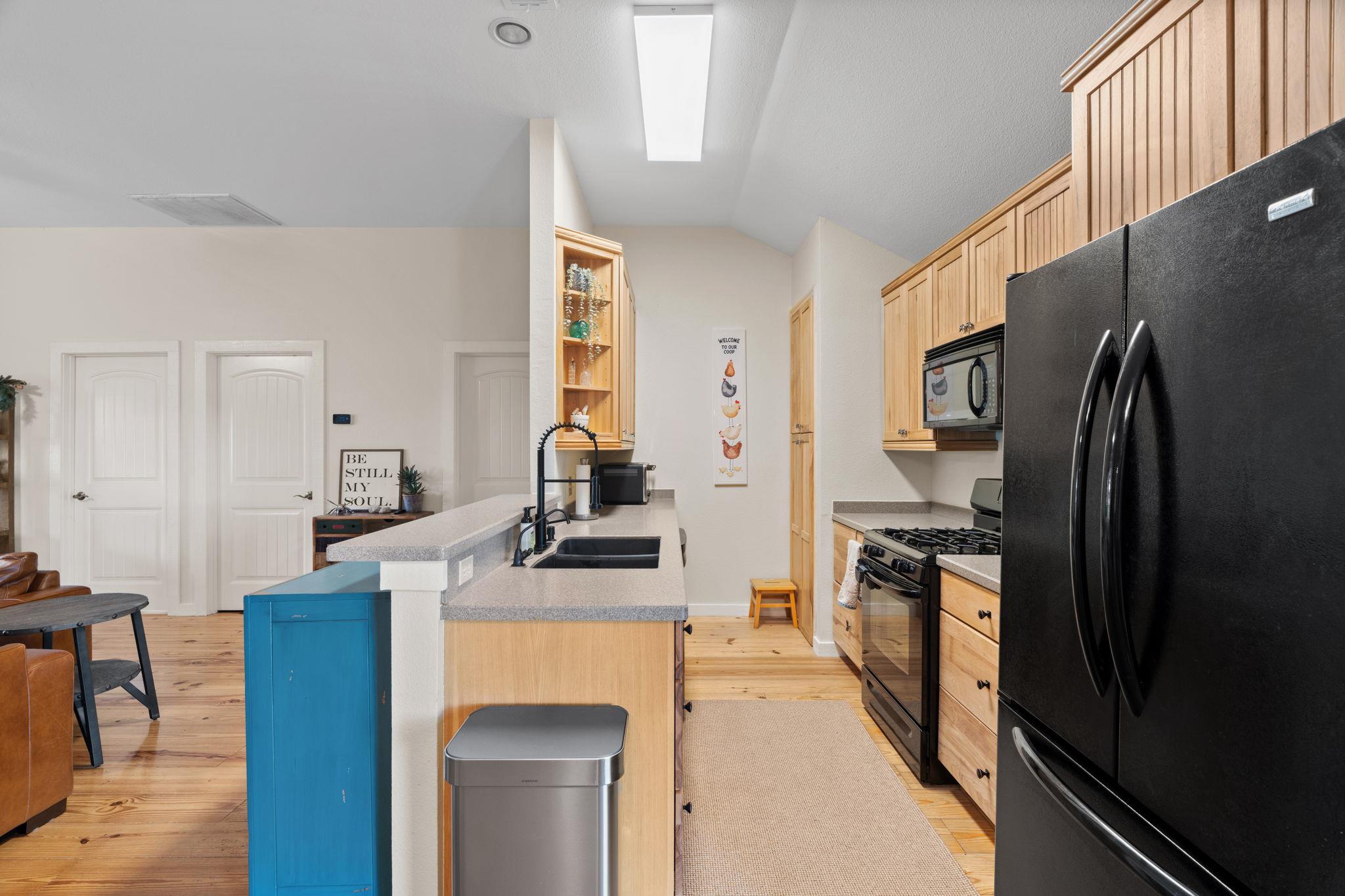 3434 Prairie Lea Rd, Kingsbury, TX 78638