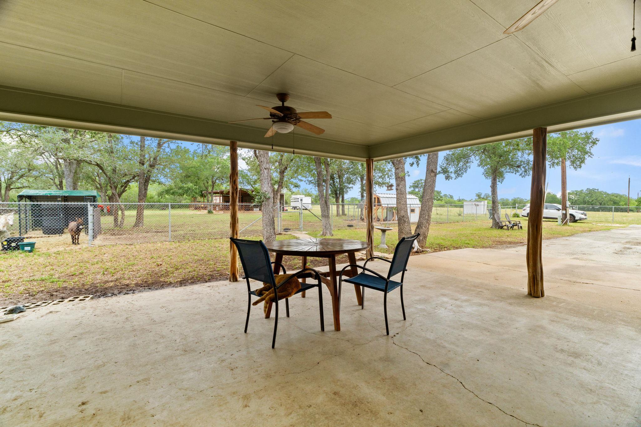 3434 Prairie Lea Rd, Kingsbury, TX 78638