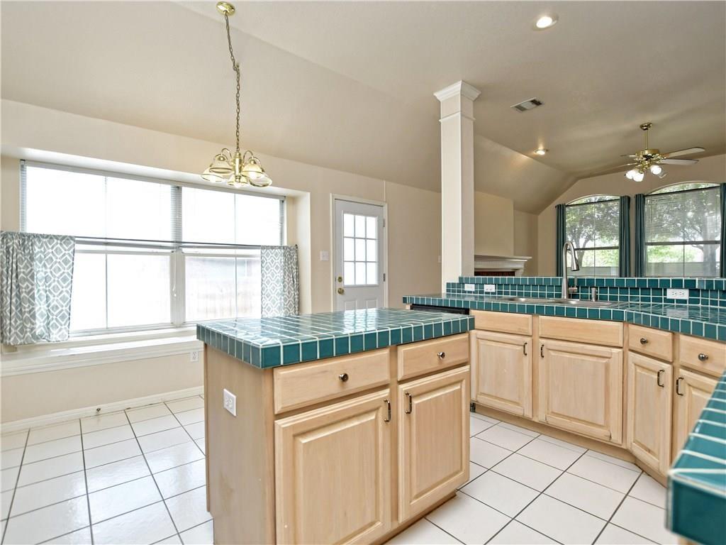 1725 Dapplegrey Ln, Austin, TX 78727