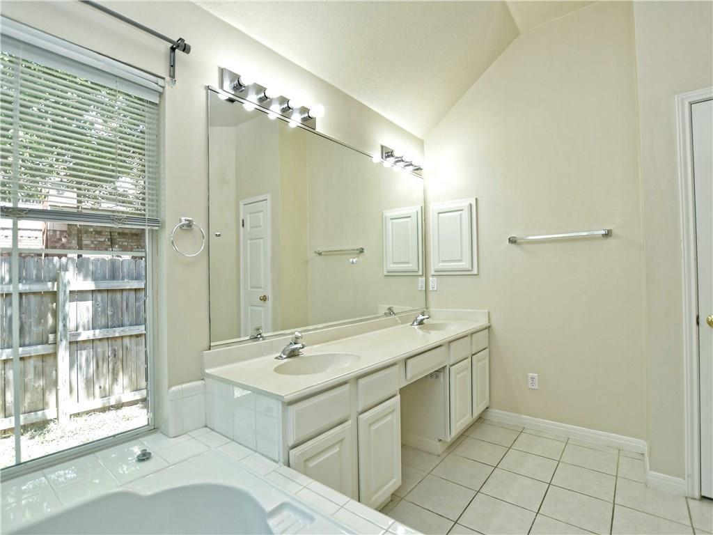 1725 Dapplegrey Ln, Austin, TX 78727