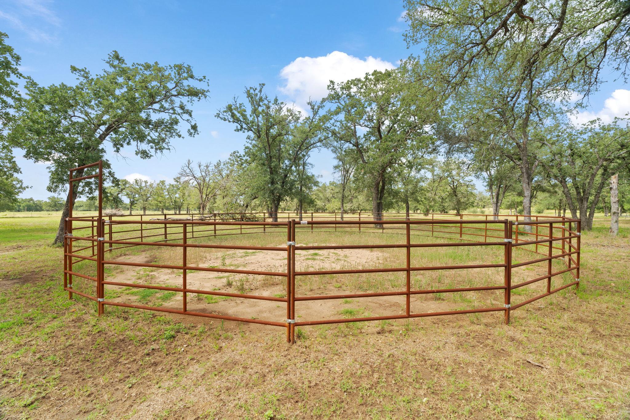 3434 Prairie Lea Rd, Kingsbury, TX 78638