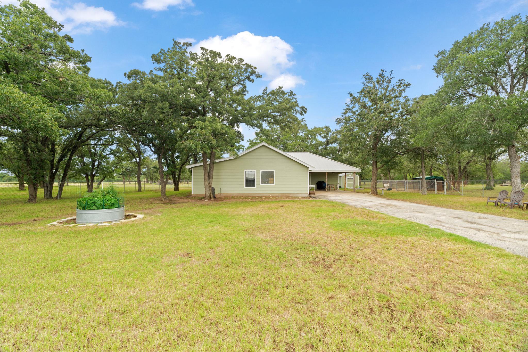 3434 Prairie Lea Rd, Kingsbury, TX 78638