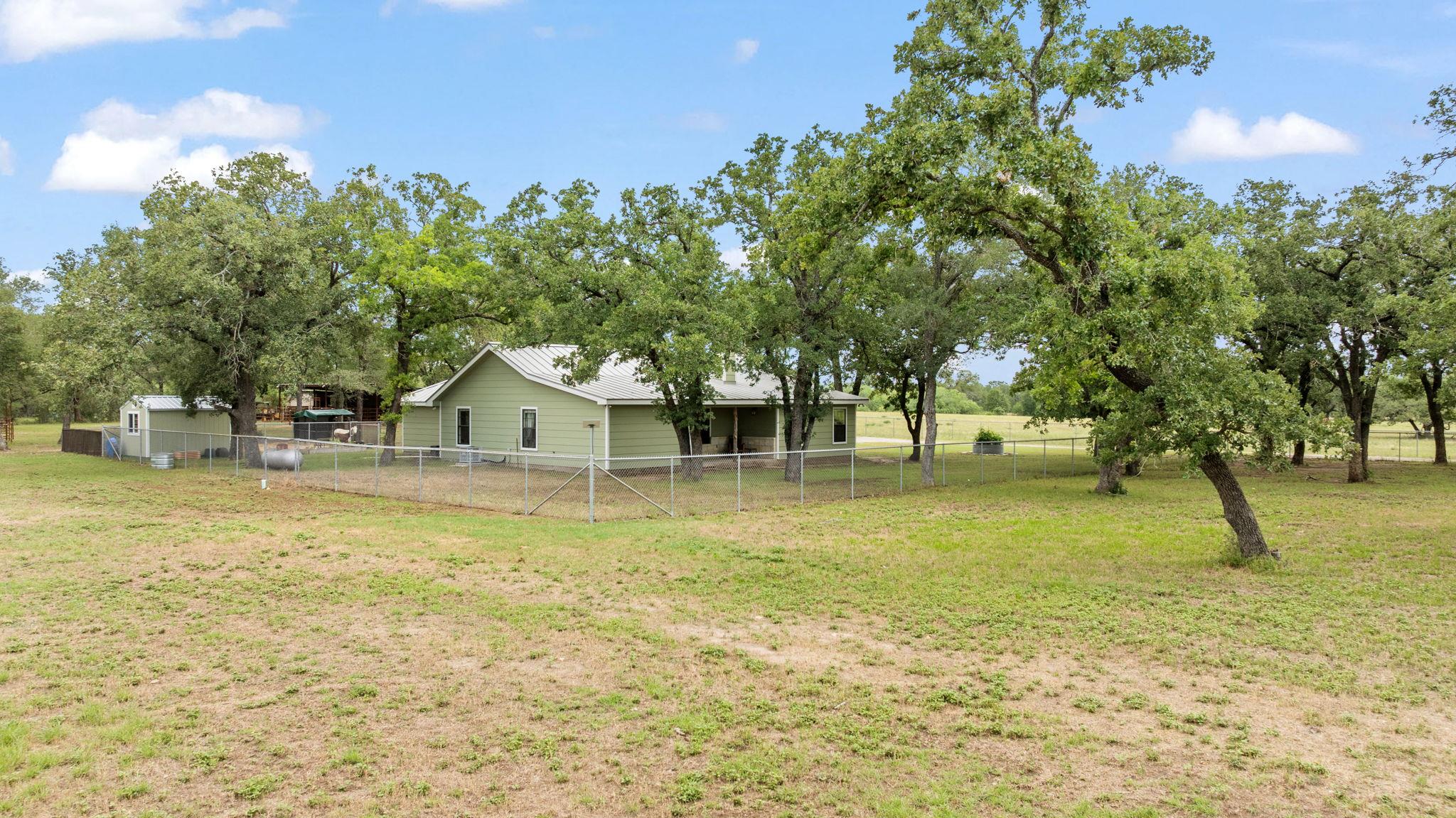 3434 Prairie Lea Rd, Kingsbury, TX 78638