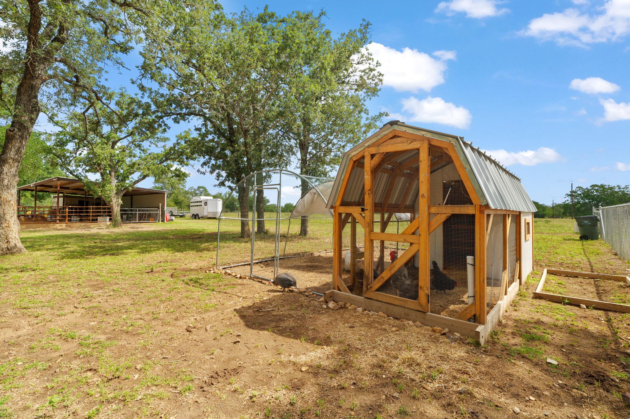 3434 Prairie Lea Rd, Kingsbury, TX 78638