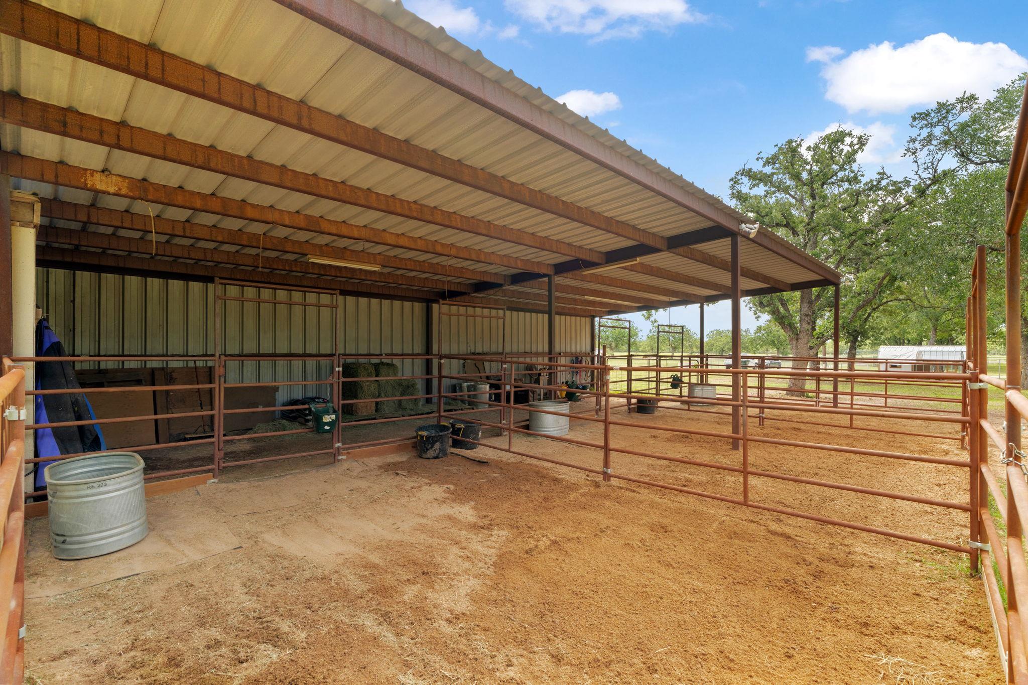 3434 Prairie Lea Rd, Kingsbury, TX 78638