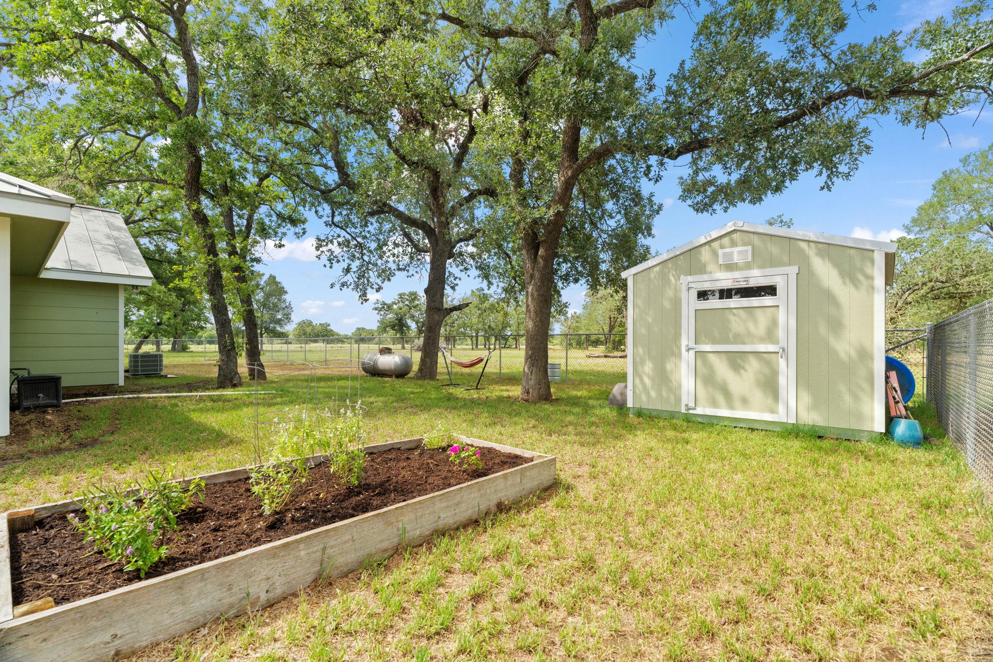 3434 Prairie Lea Rd, Kingsbury, TX 78638