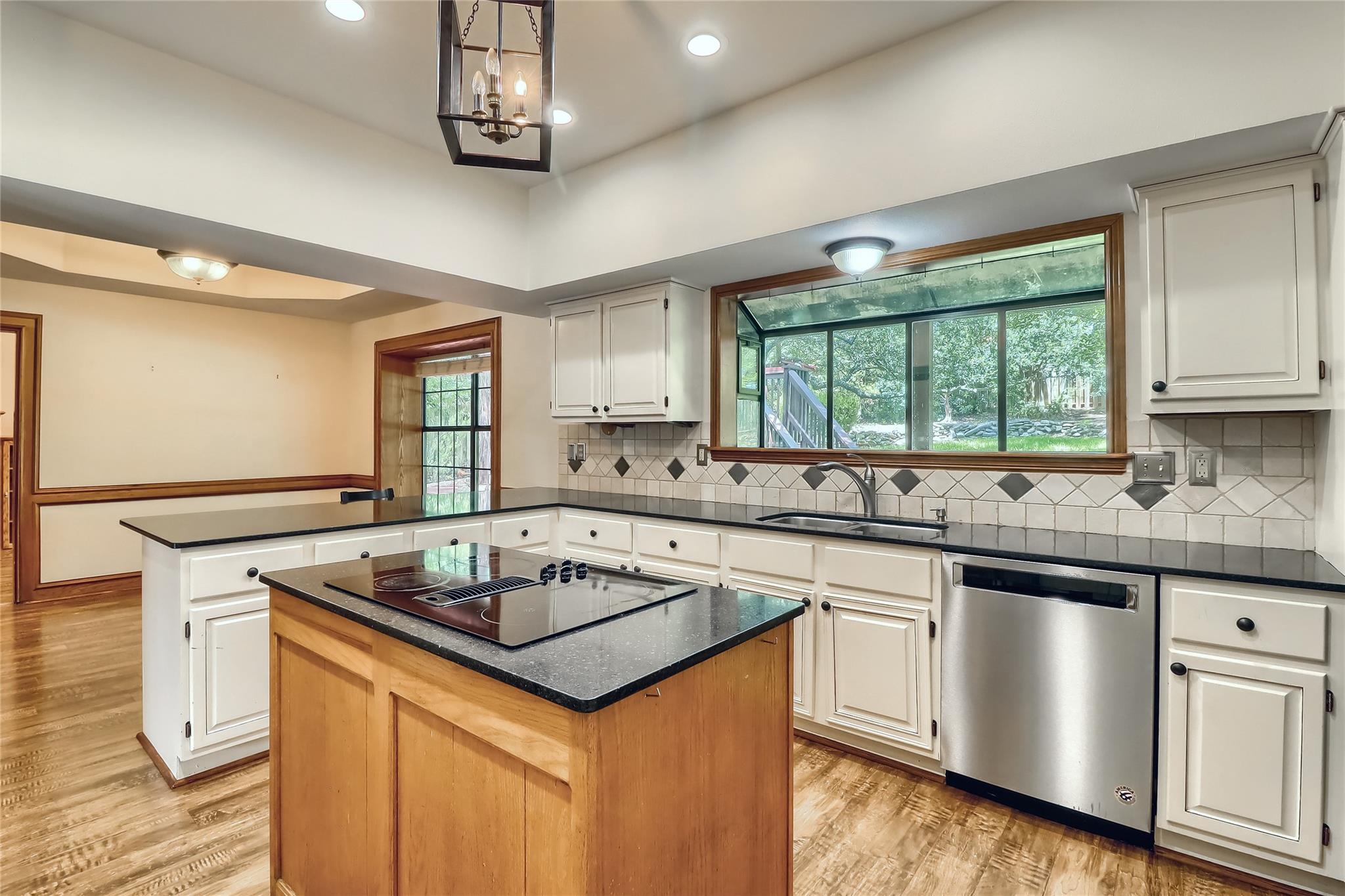 213 Hurst Creek Rd, Austin, TX 78734