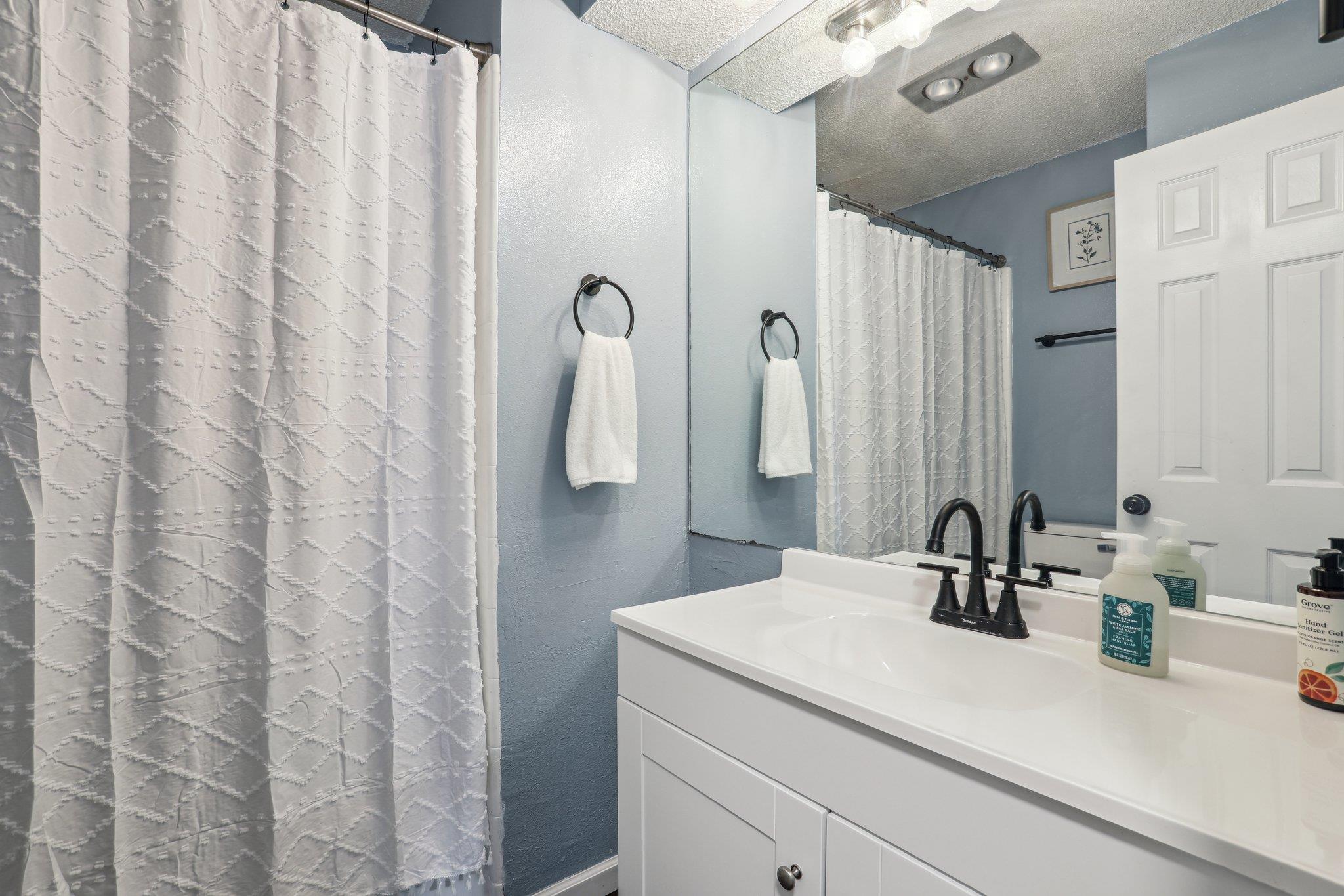 126 Kukui Ct, Bastrop, TX 78602
