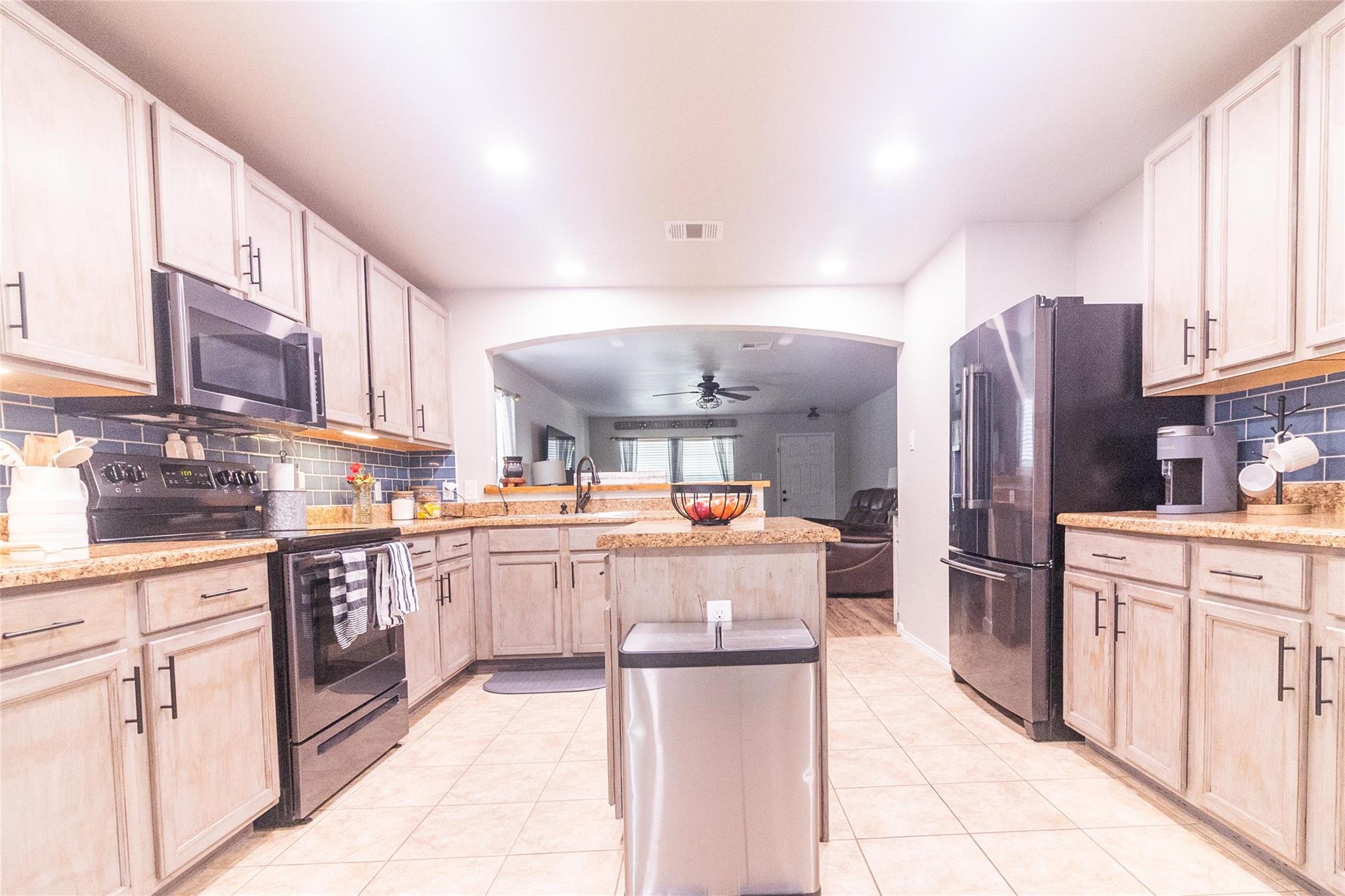 404 Moorhen Cv, Leander, TX 78641