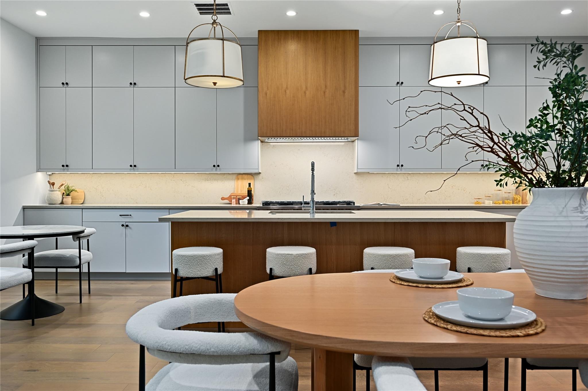 2635 Barton Hills Dr, Austin, TX 78704