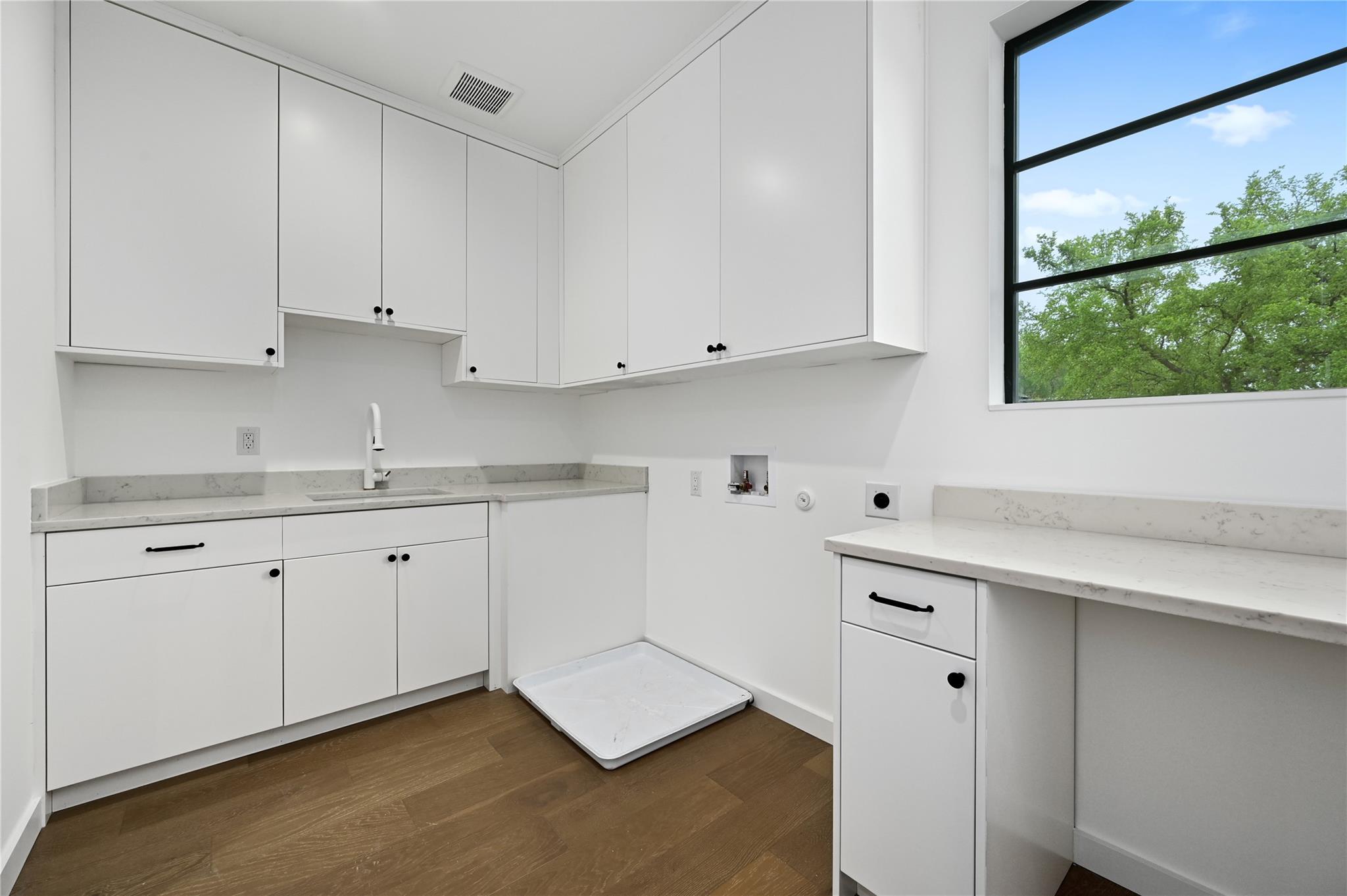 2635 Barton Hills Dr, Austin, TX 78704