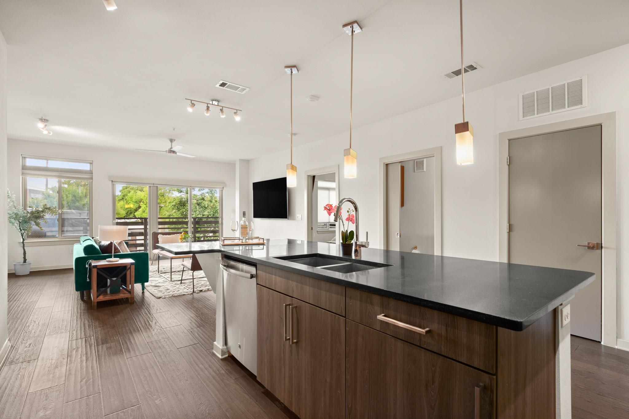 3600 S LAMAR Blvd # 214, Austin, TX 78704