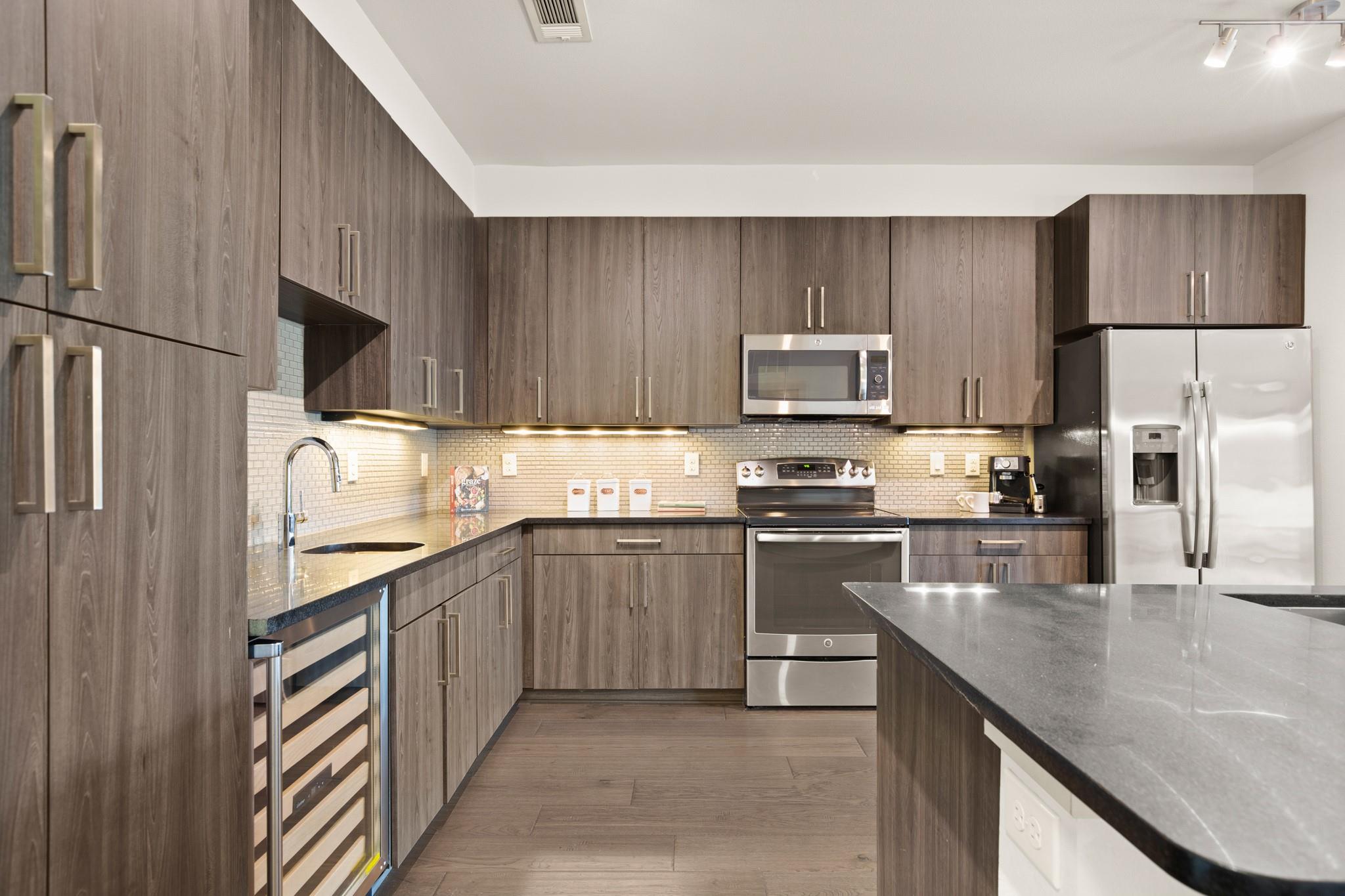 3600 S LAMAR Blvd # 214, Austin, TX 78704