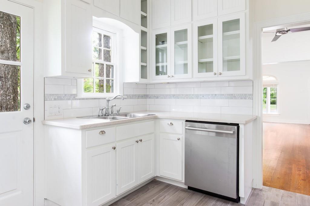 2108 Robinhood Trl, Austin, TX 78703