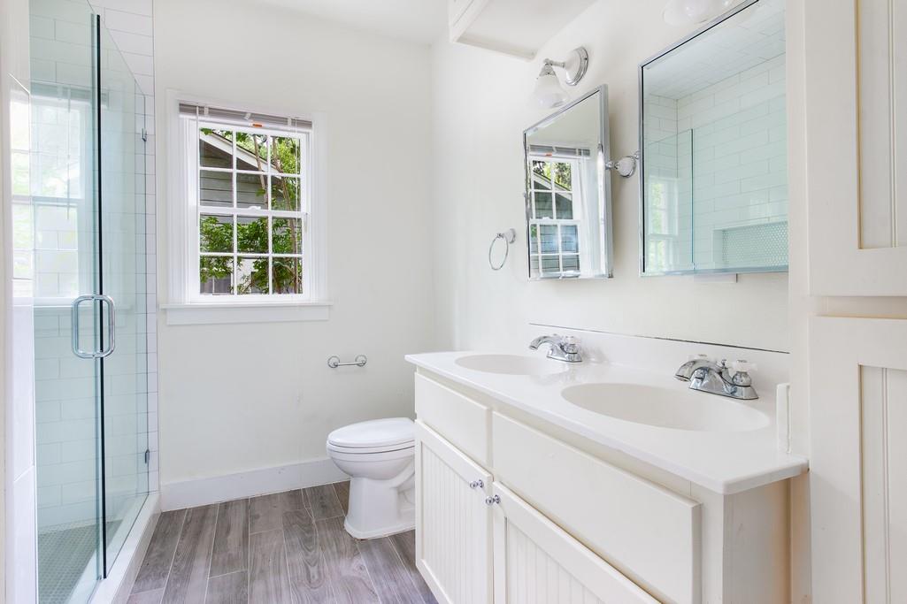 2108 Robinhood Trl, Austin, TX 78703