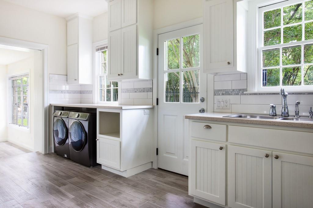 2108 Robinhood Trl, Austin, TX 78703
