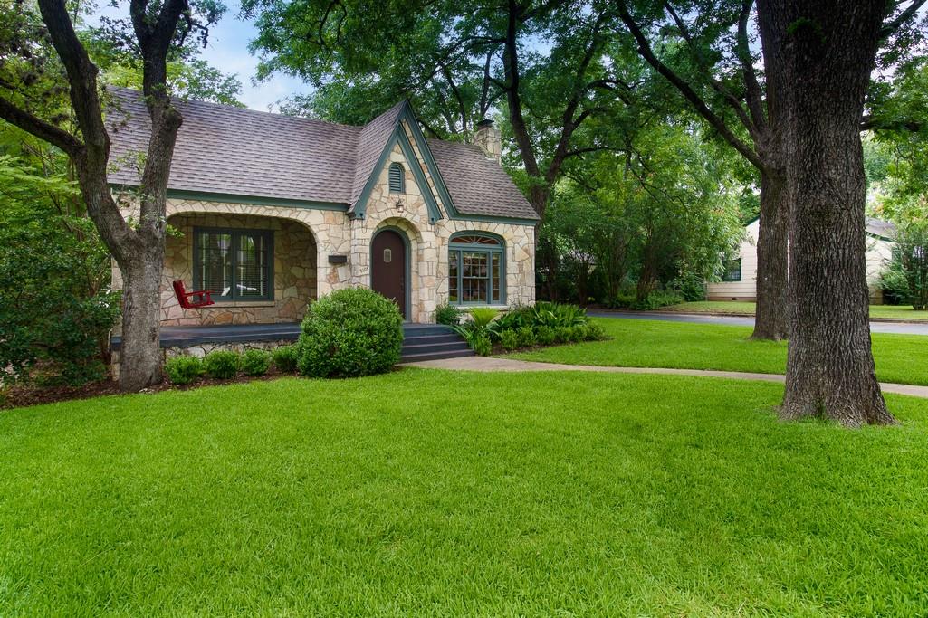 2108 Robinhood Trl, Austin, TX 78703