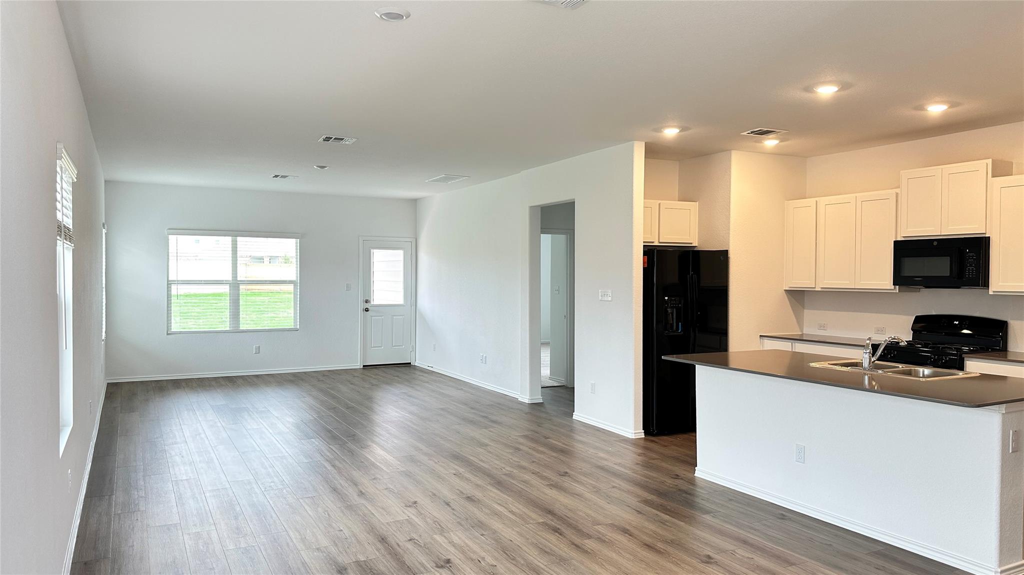 113 Allegro Dr, Hutto, TX 78634