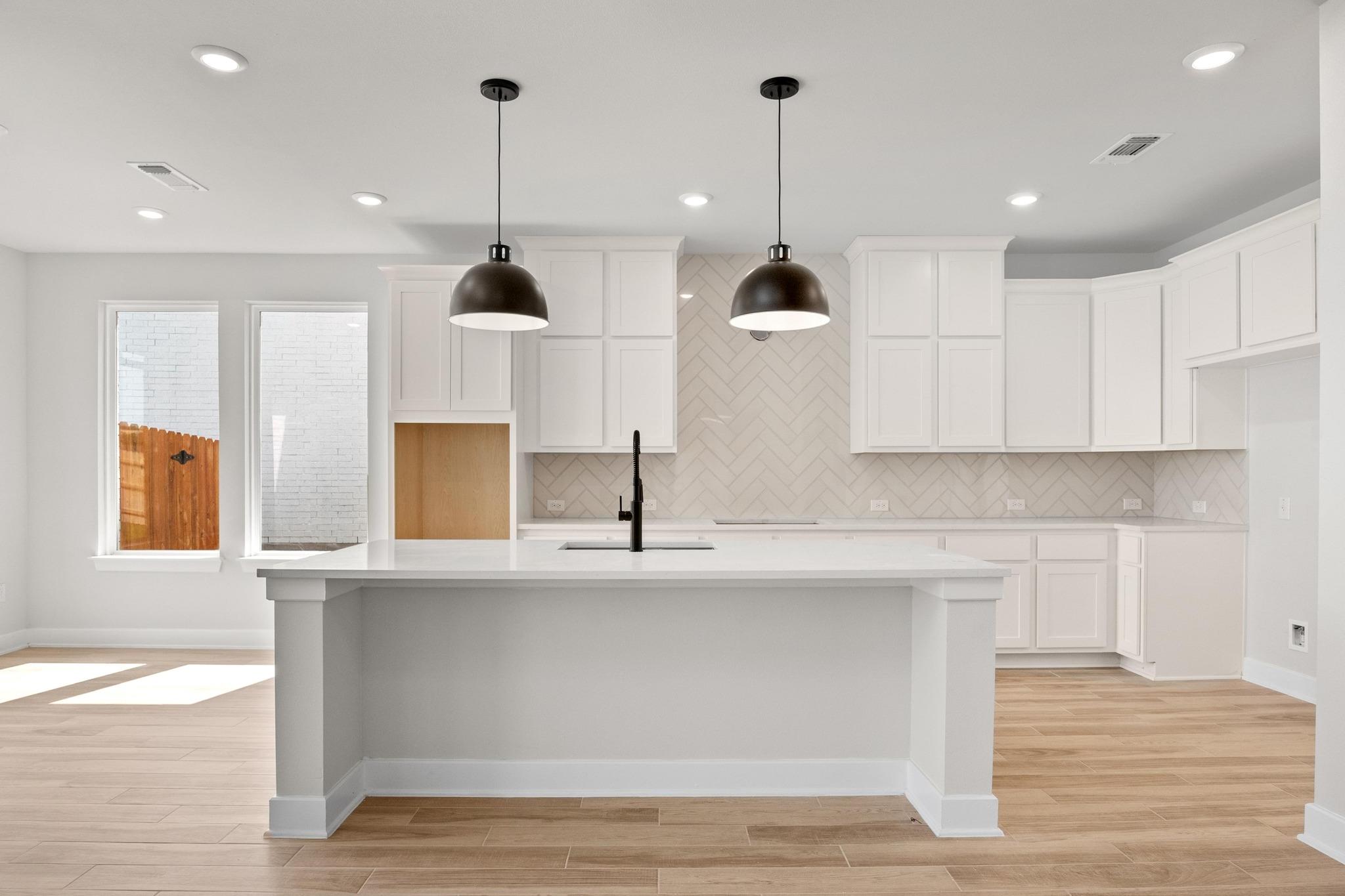 8016 Royal Mint Cv, Lago Vista, TX 78645