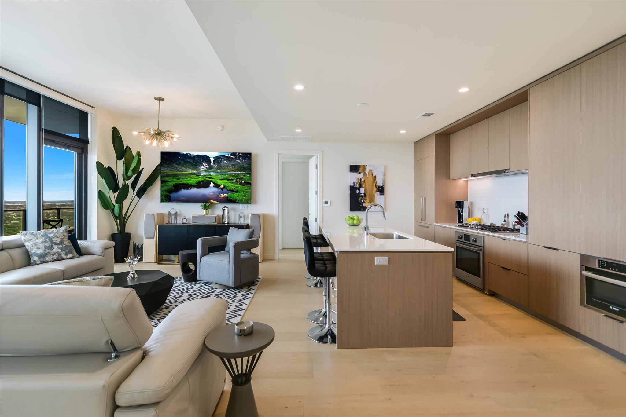 44 East Ave # 3905, Austin, TX 78701