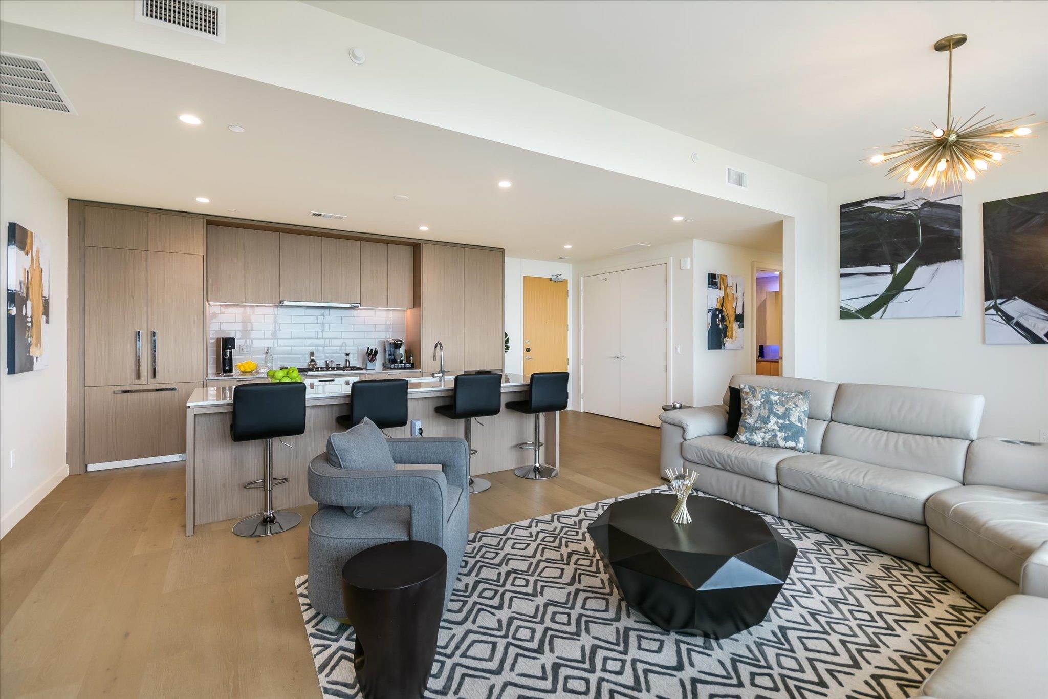 44 East Ave # 3905, Austin, TX 78701