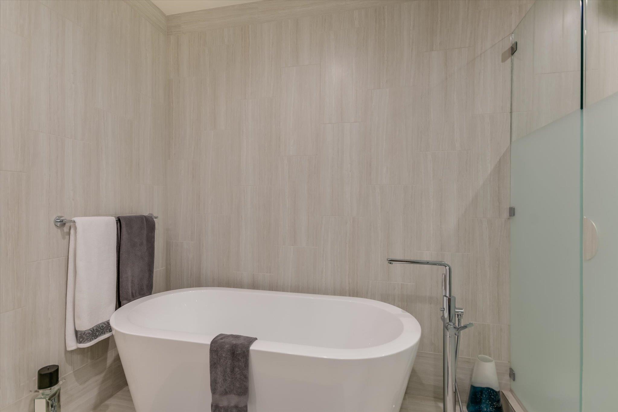 44 East Ave # 3905, Austin, TX 78701