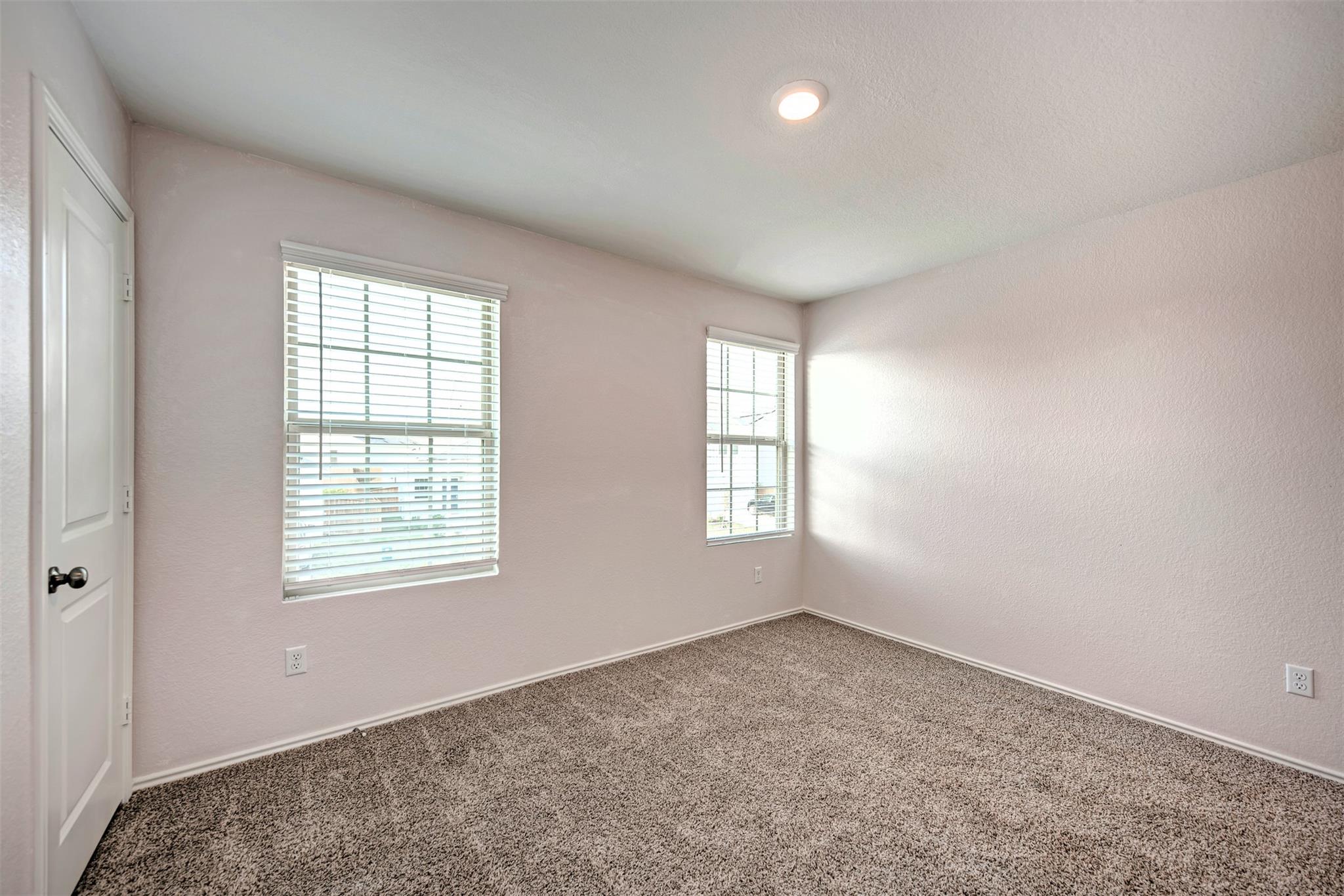 817 Circle Way, Jarrell, TX 76537