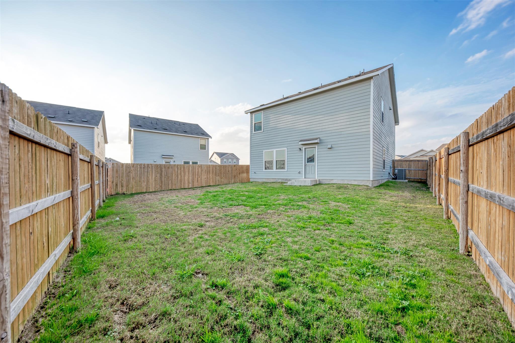 817 Circle Way, Jarrell, TX 76537
