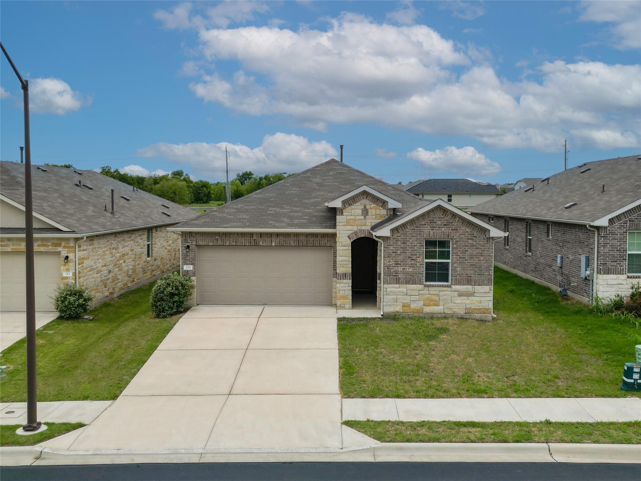 208 Charles Trl, Georgetown, TX 78626