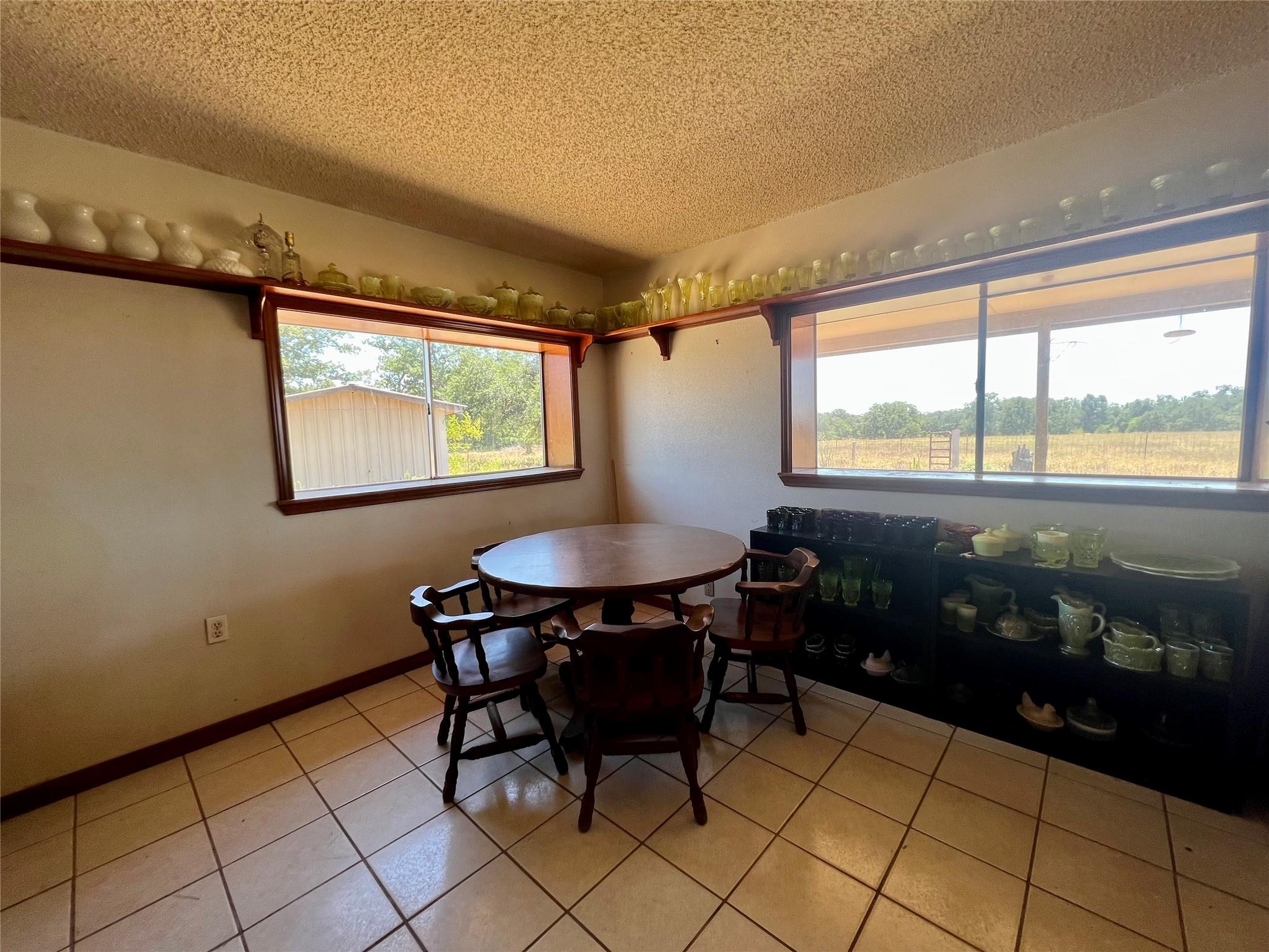 2542 County Road 306, Lexington, TX 78947