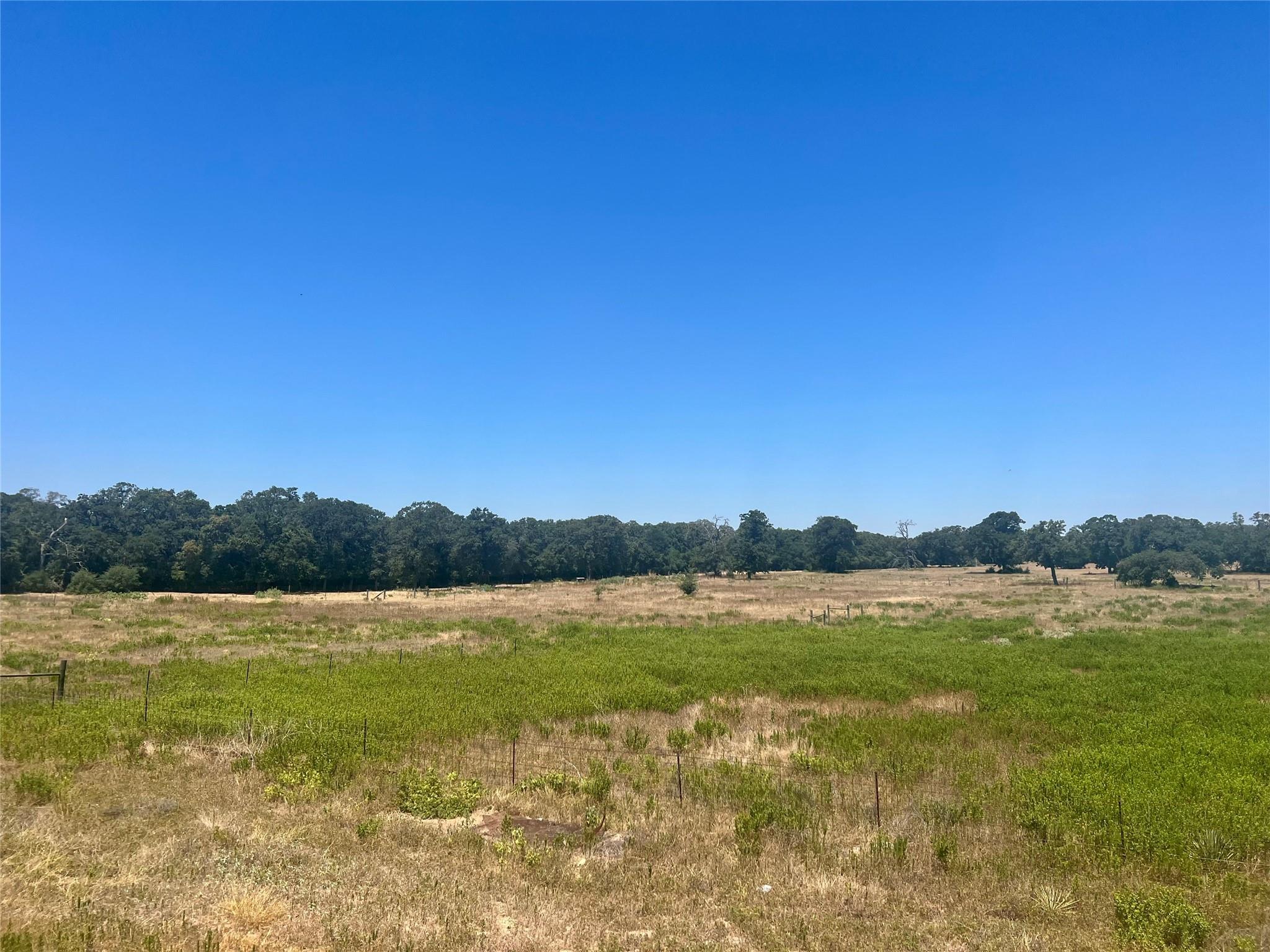 2542 County Road 306, Lexington, TX 78947