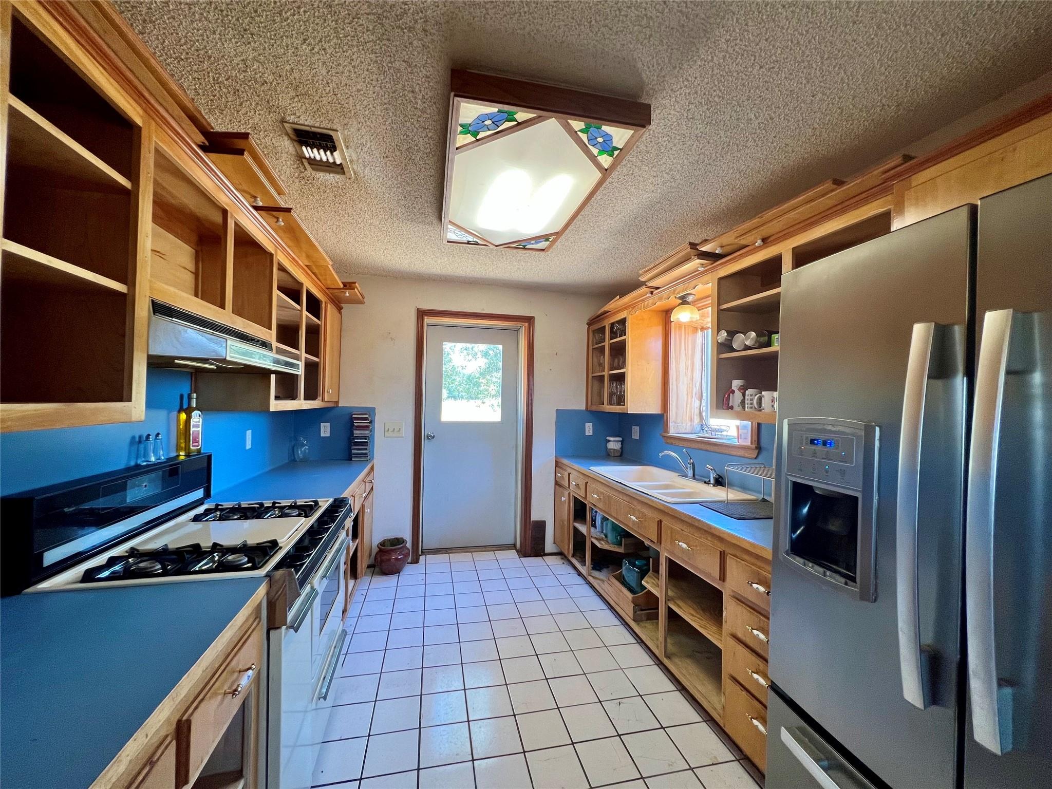 2542 County Road 306, Lexington, TX 78947