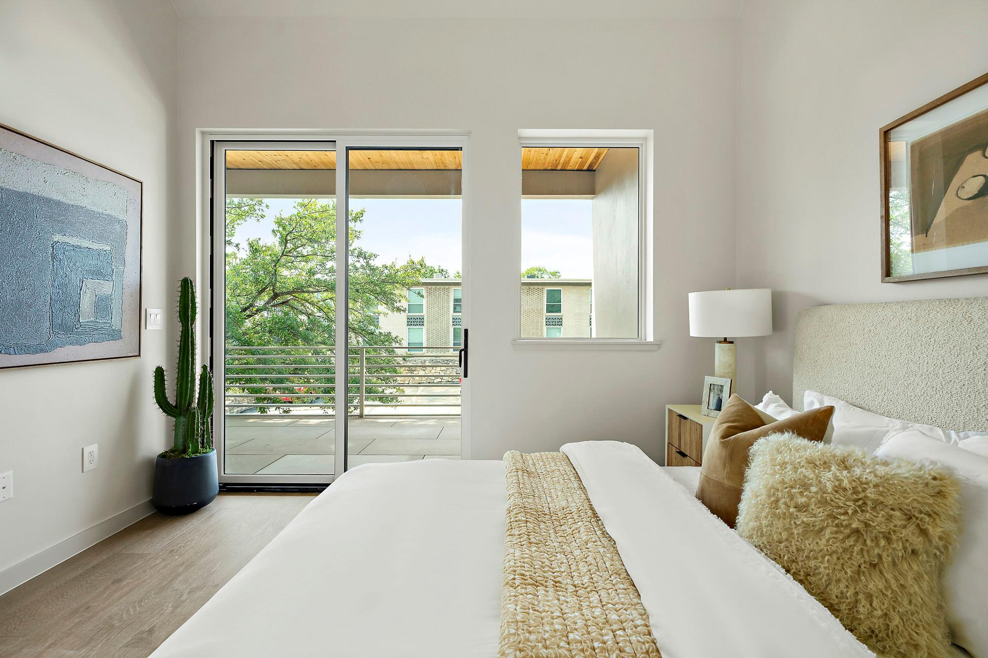 2405 E 22nd St, Austin, TX 78722