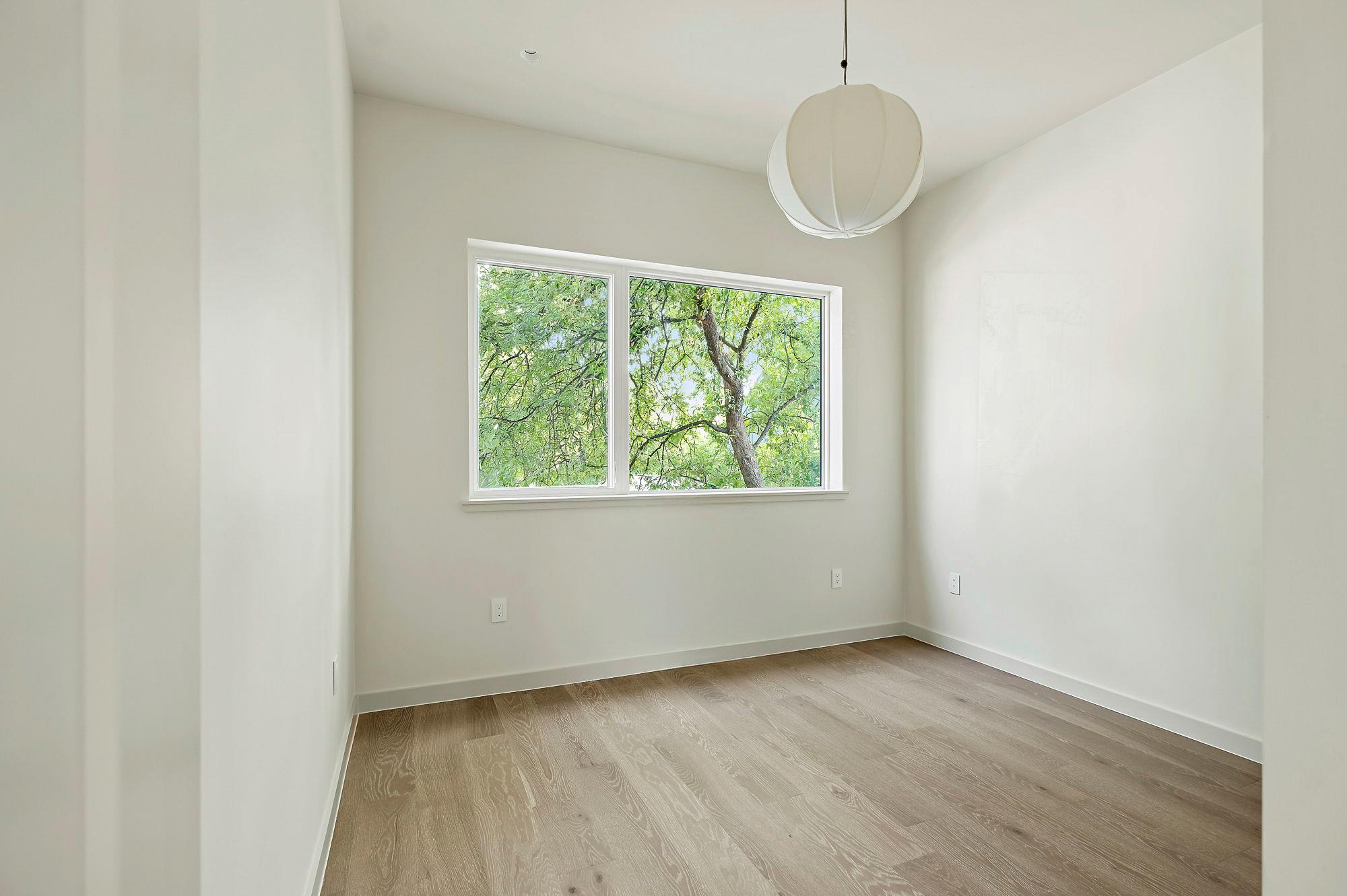 2405 E 22nd St, Austin, TX 78722