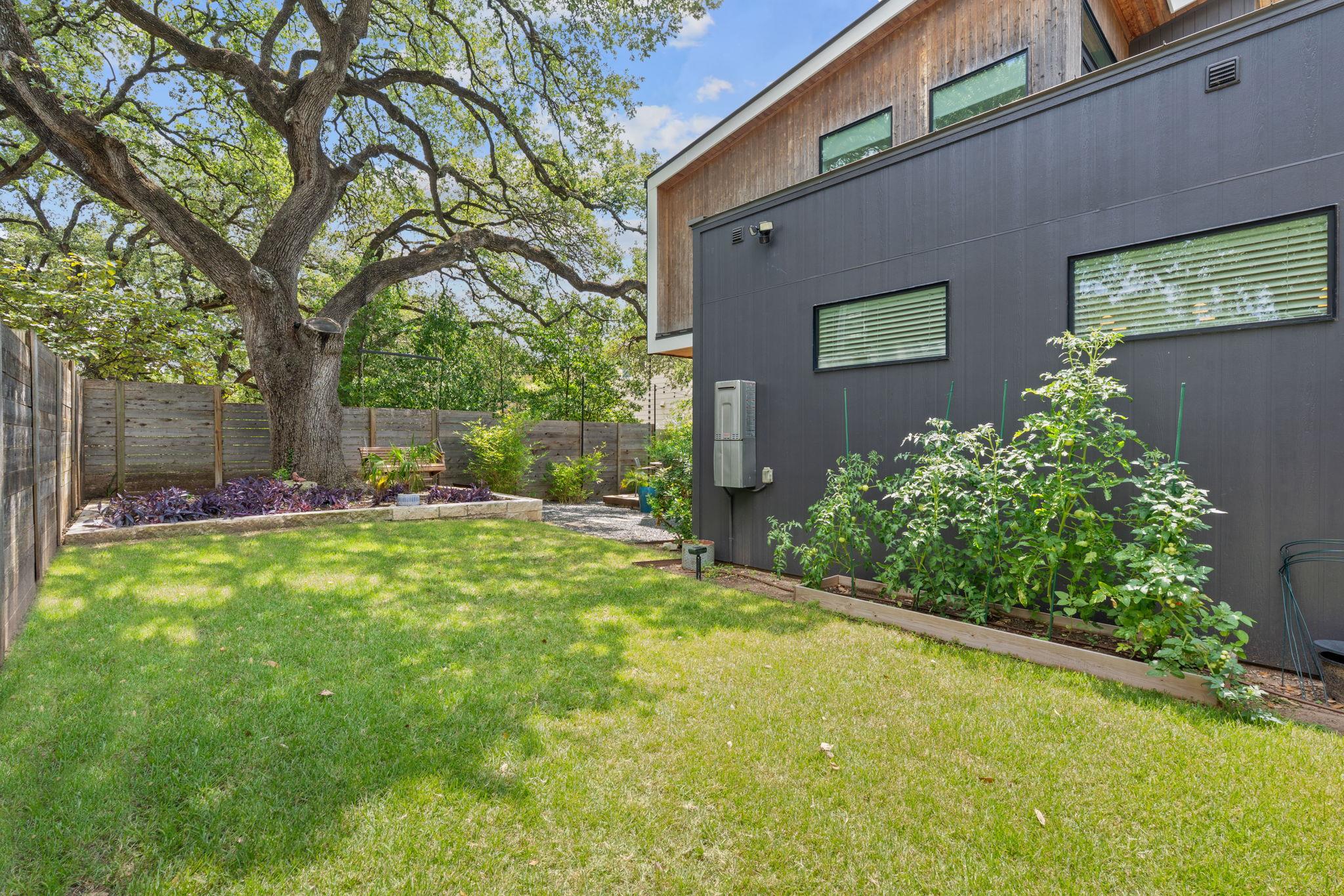 1605 Chelsea Ln # 1, Austin, TX 78704