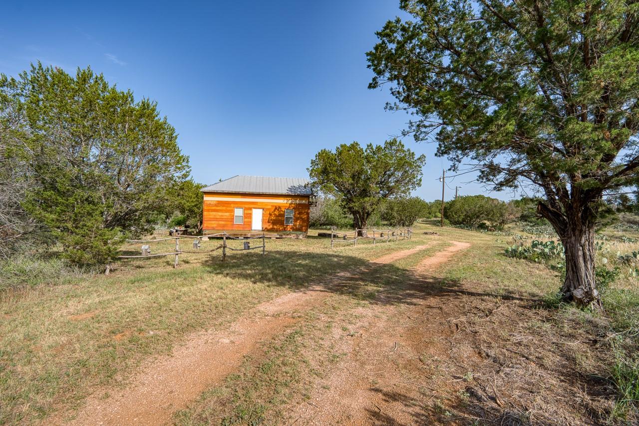 271 The Rock Rd, Buchanan Dam, TX 78609