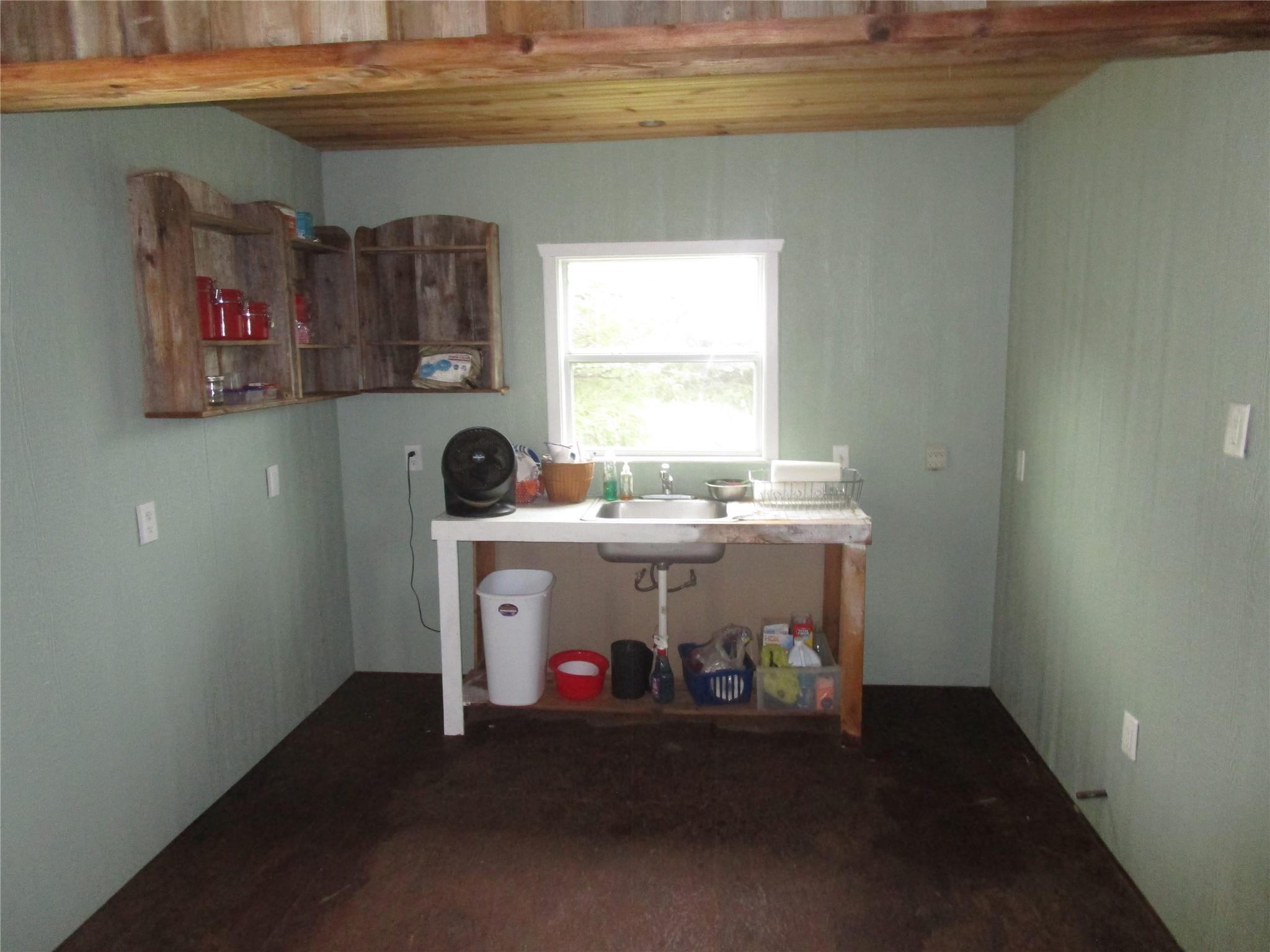 271 The Rock Rd, Buchanan Dam, TX 78609