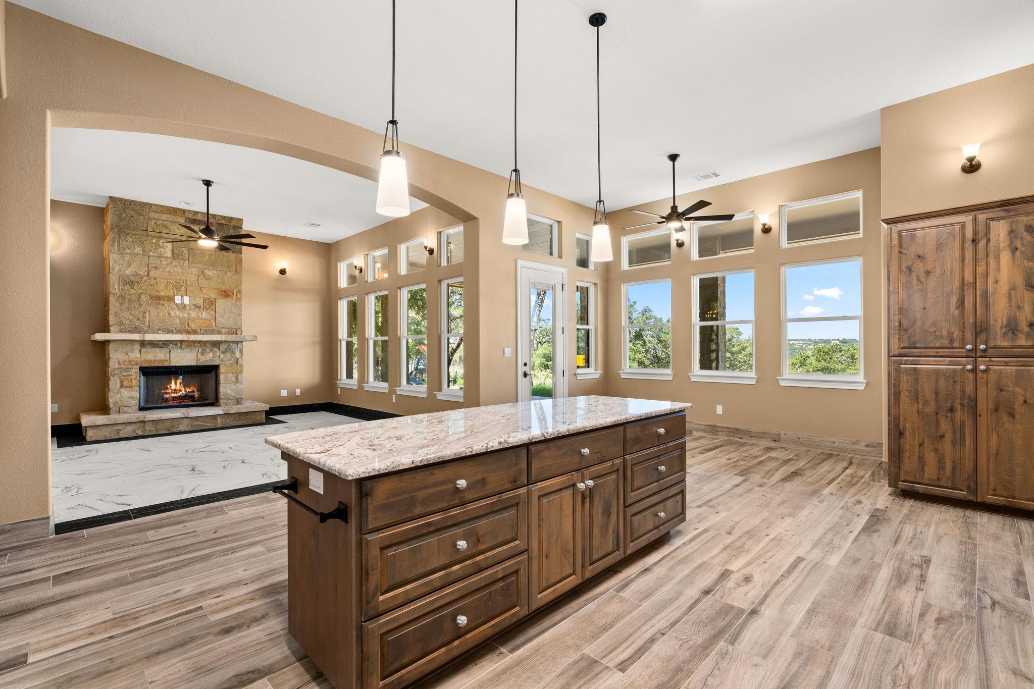 1424 Cattail Dr, Canyon Lake, TX 78133