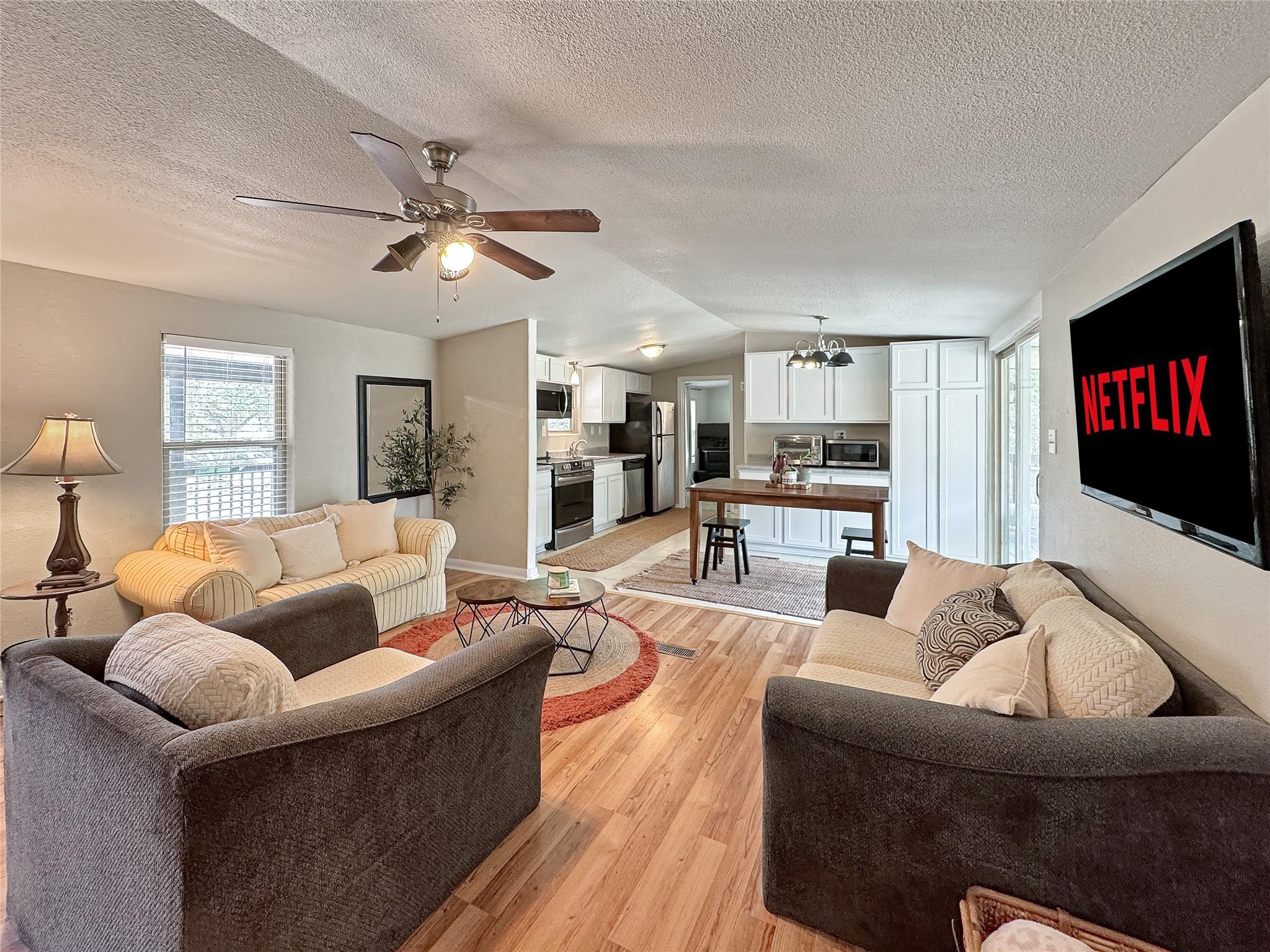 823 Trail Crest Dr, Canyon Lake, TX 78133