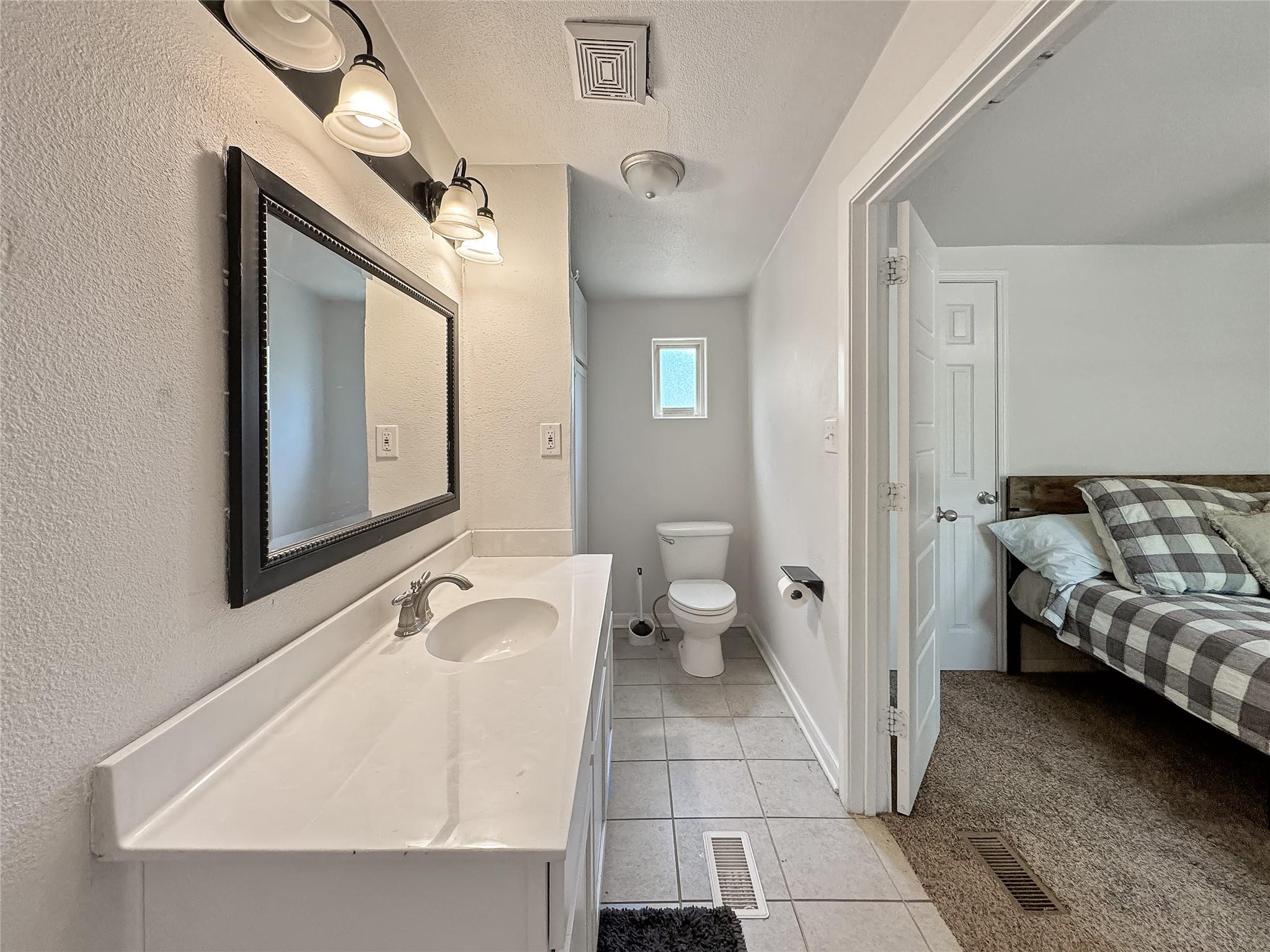 823 Trail Crest Dr, Canyon Lake, TX 78133