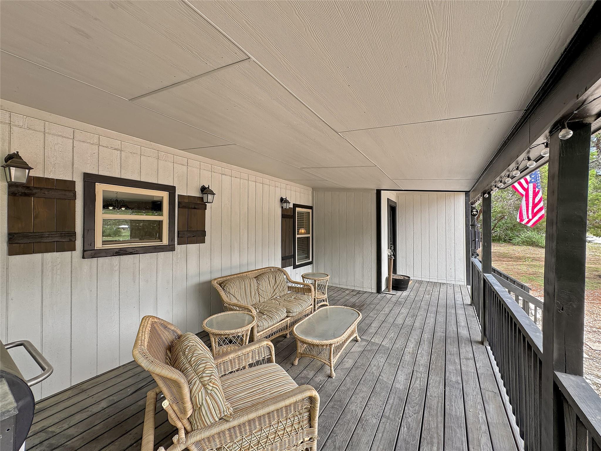 823 Trail Crest Dr, Canyon Lake, TX 78133